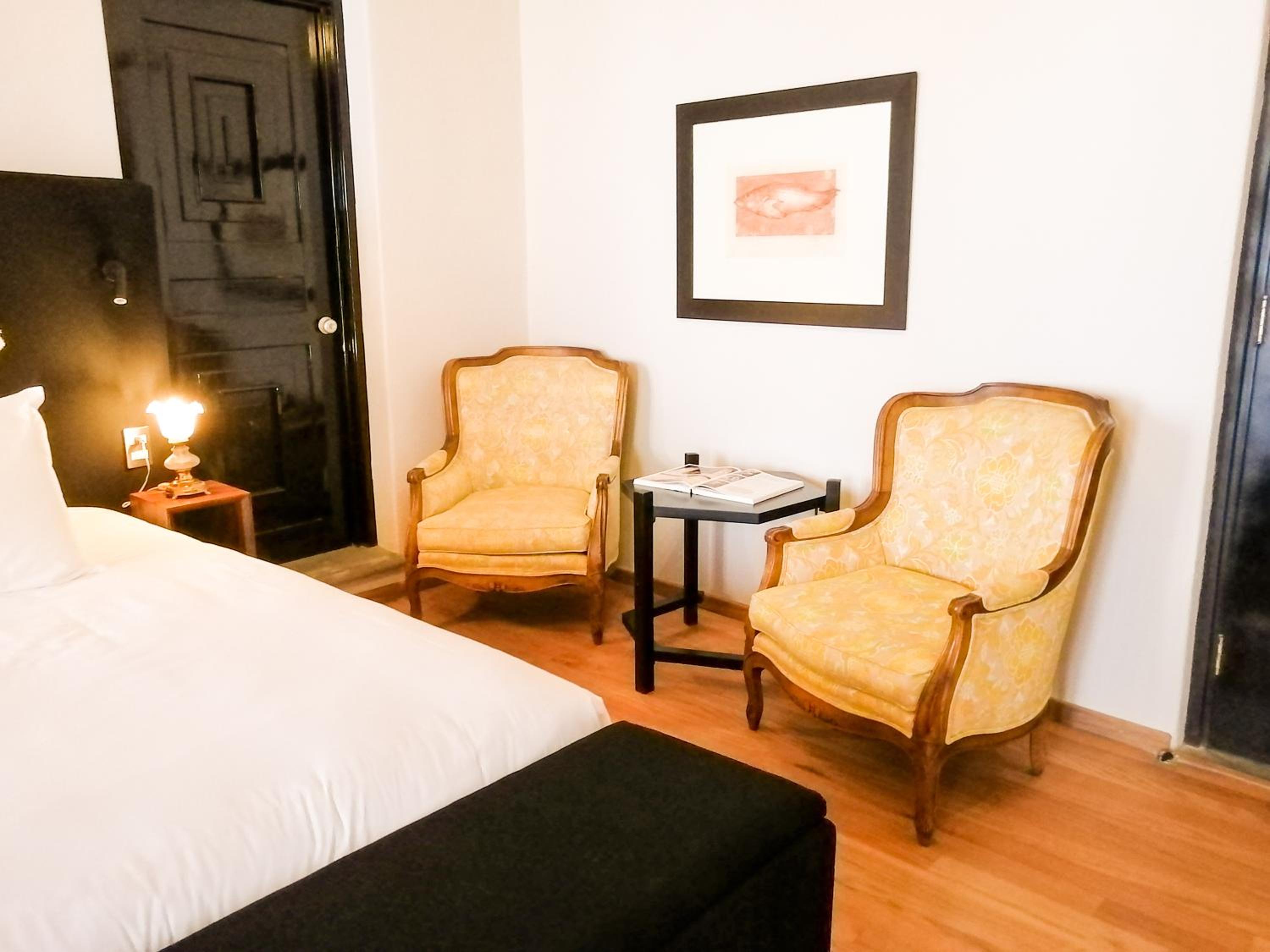 King Suite with Balcony photo 2