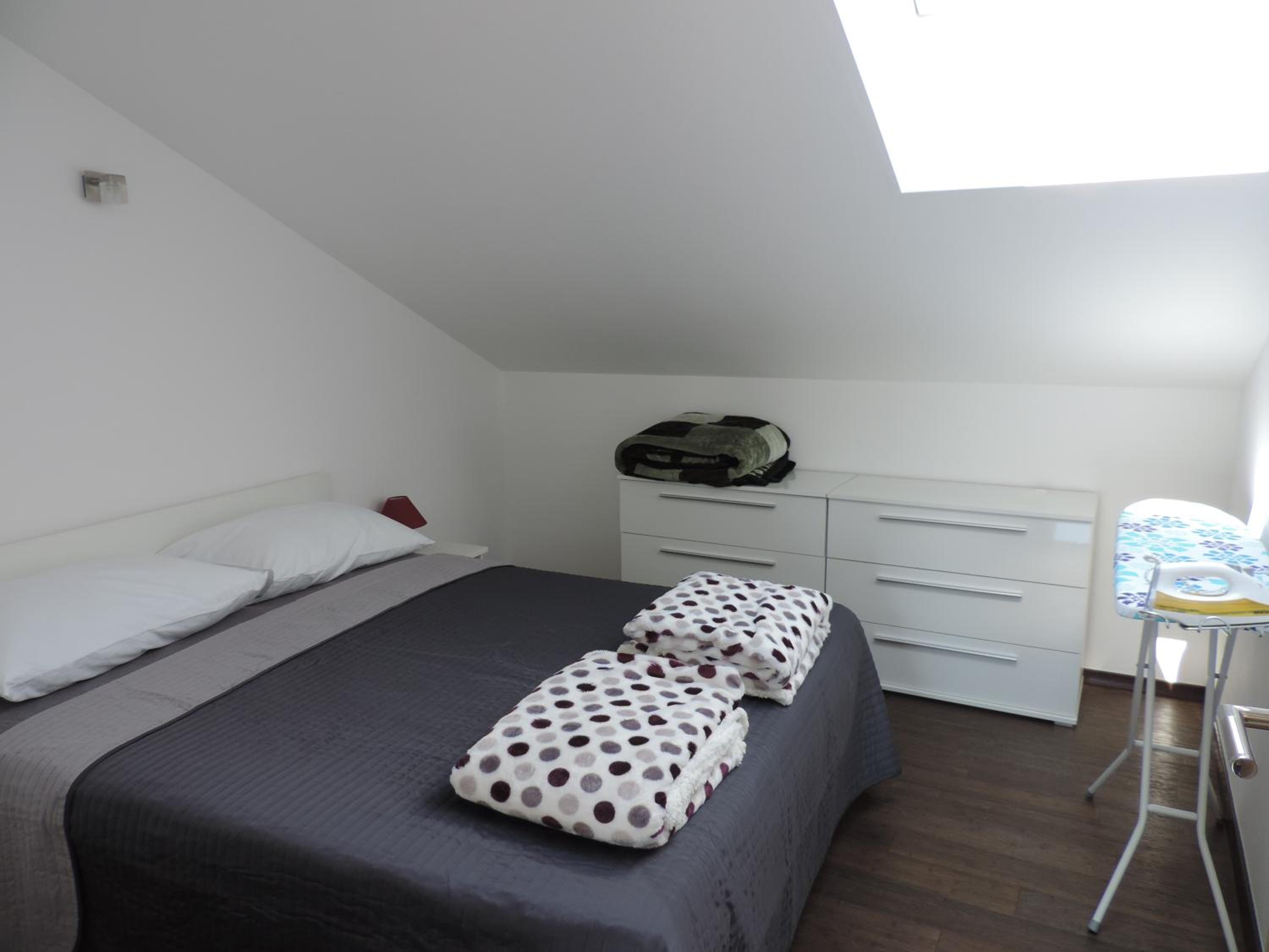 One-Bedroom Apartment with Sea View