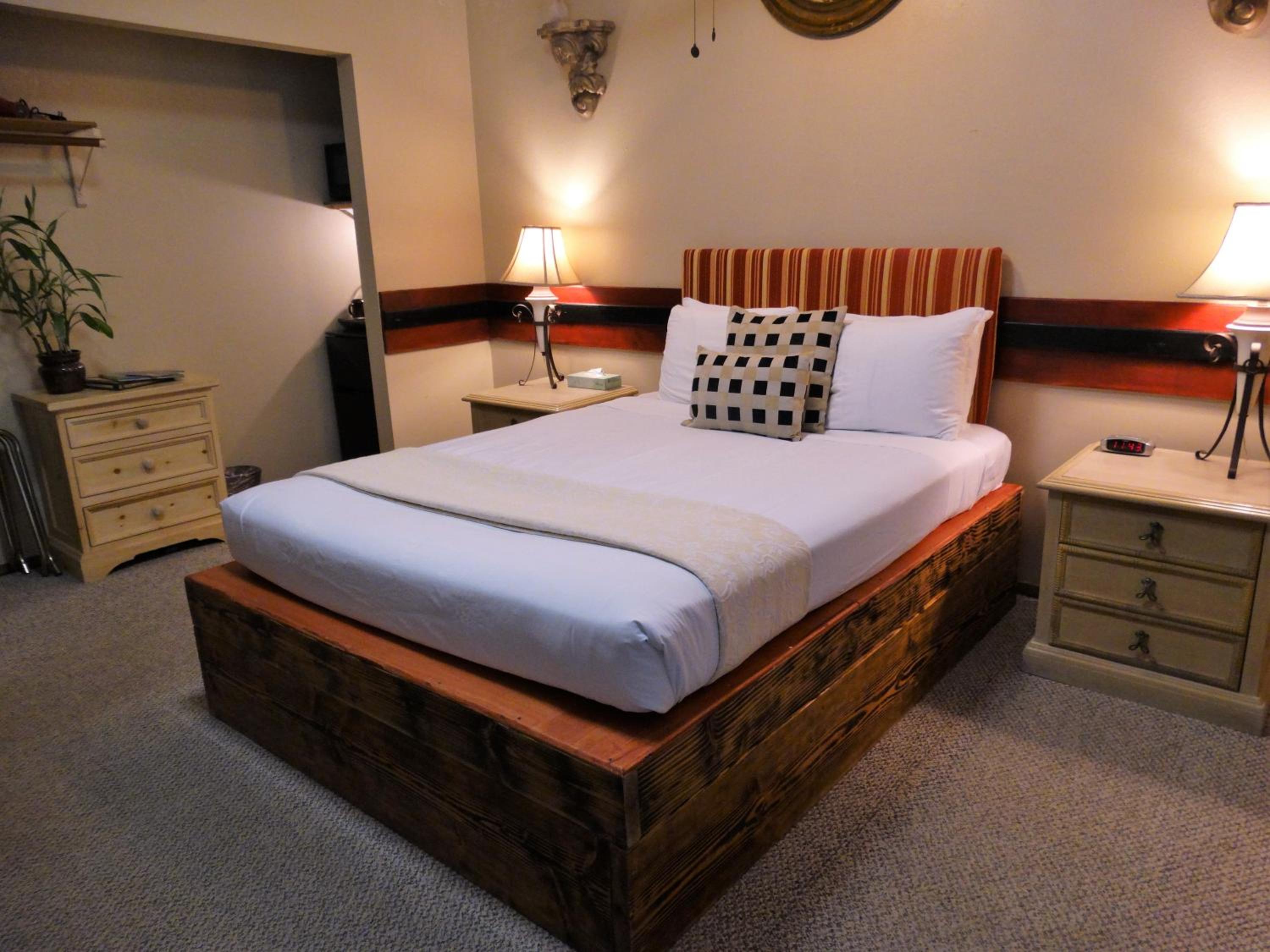 Queen Room with Garden View - Photo 1