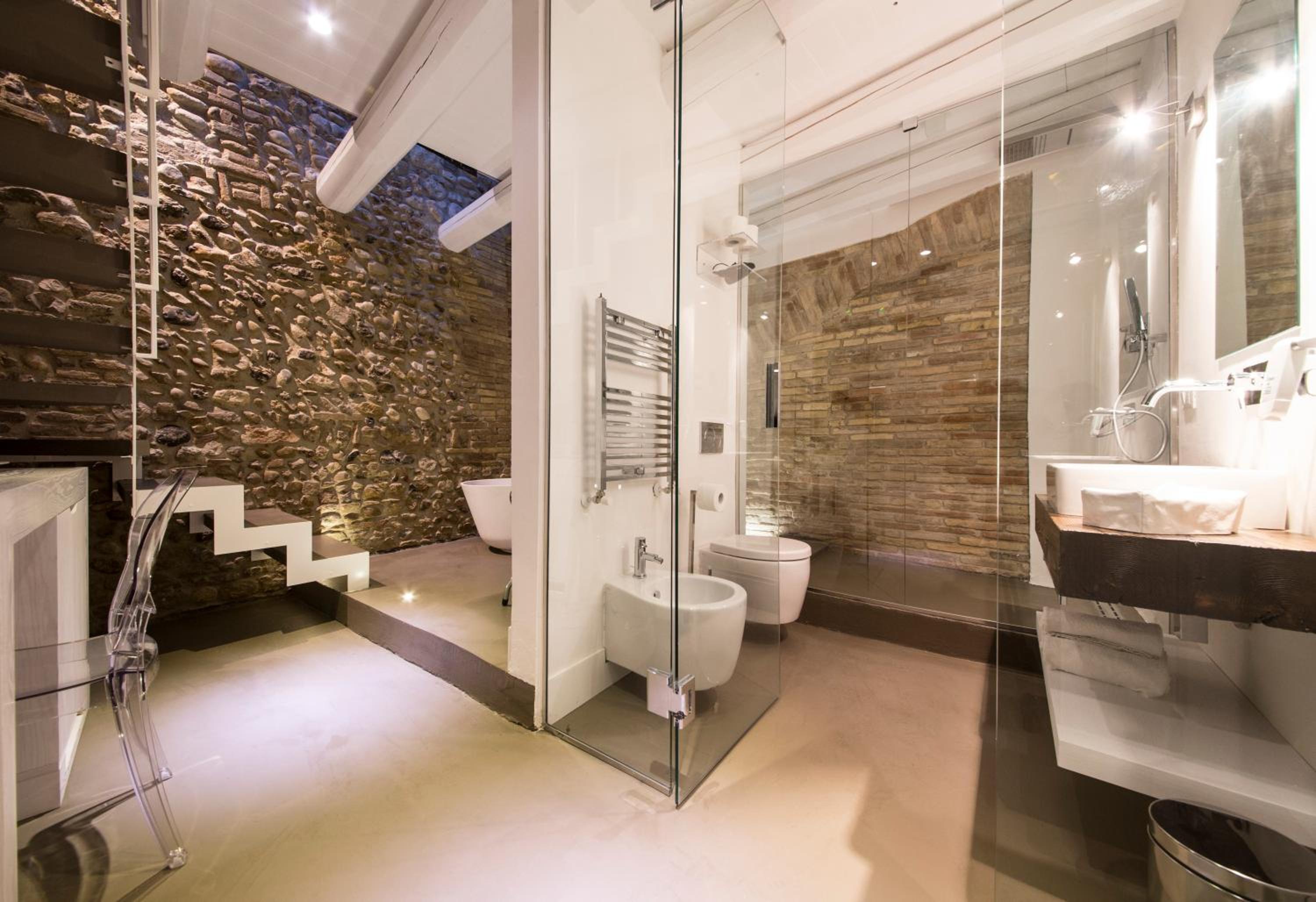 Deluxe Double Room with Bath-Split Level photo 2