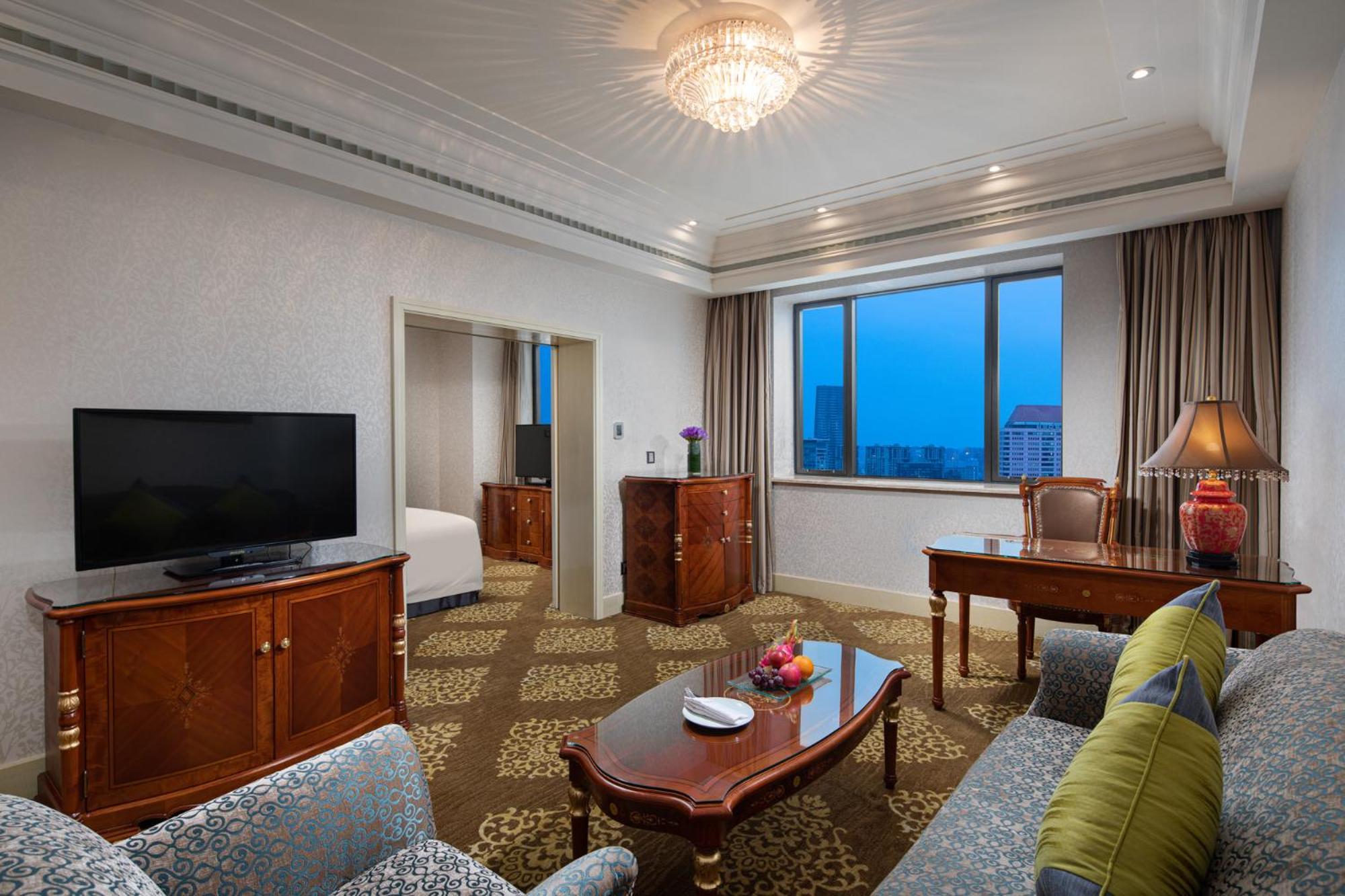 Junior King Suite