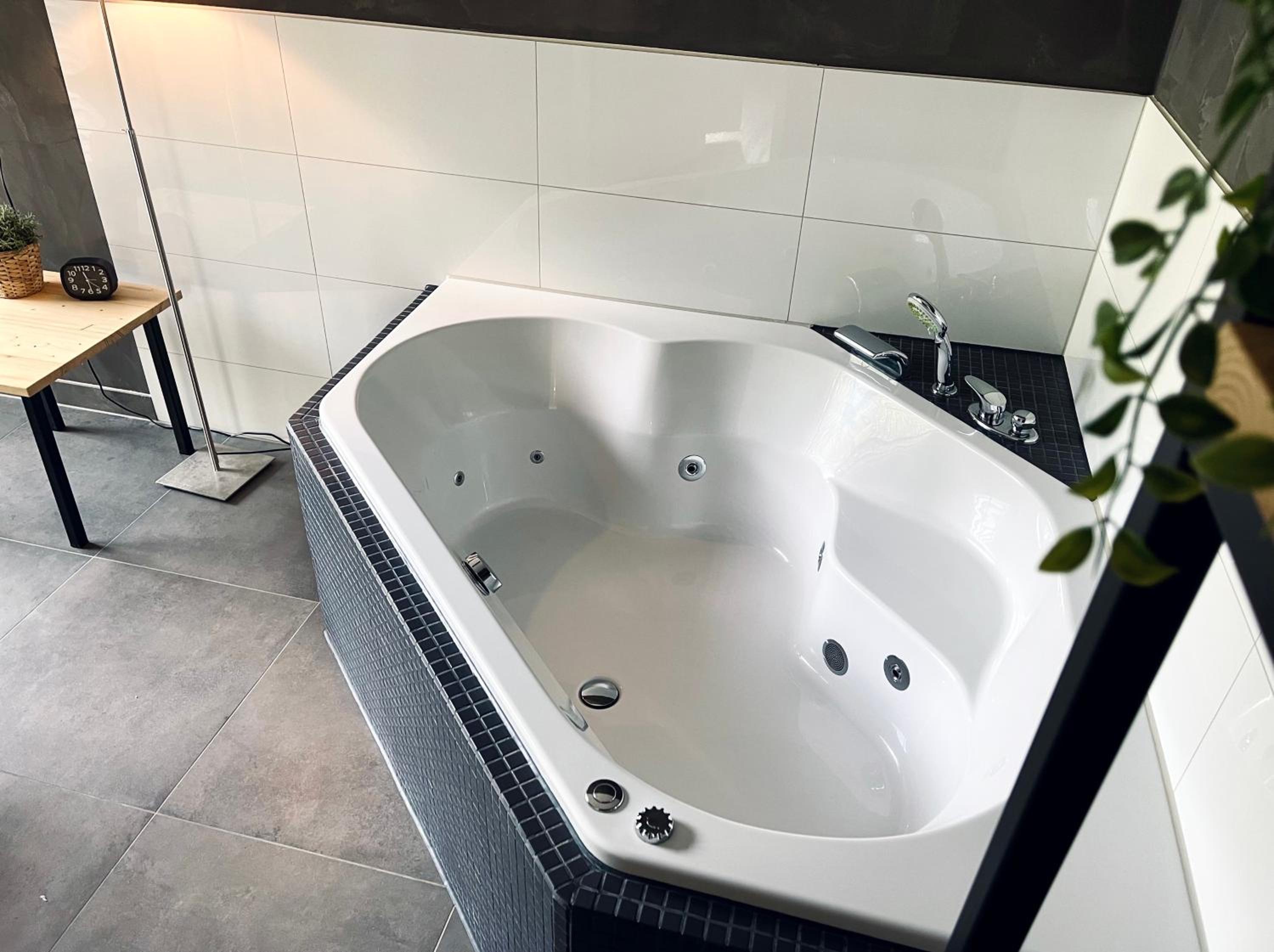 Suite with Spa Bath photo 2