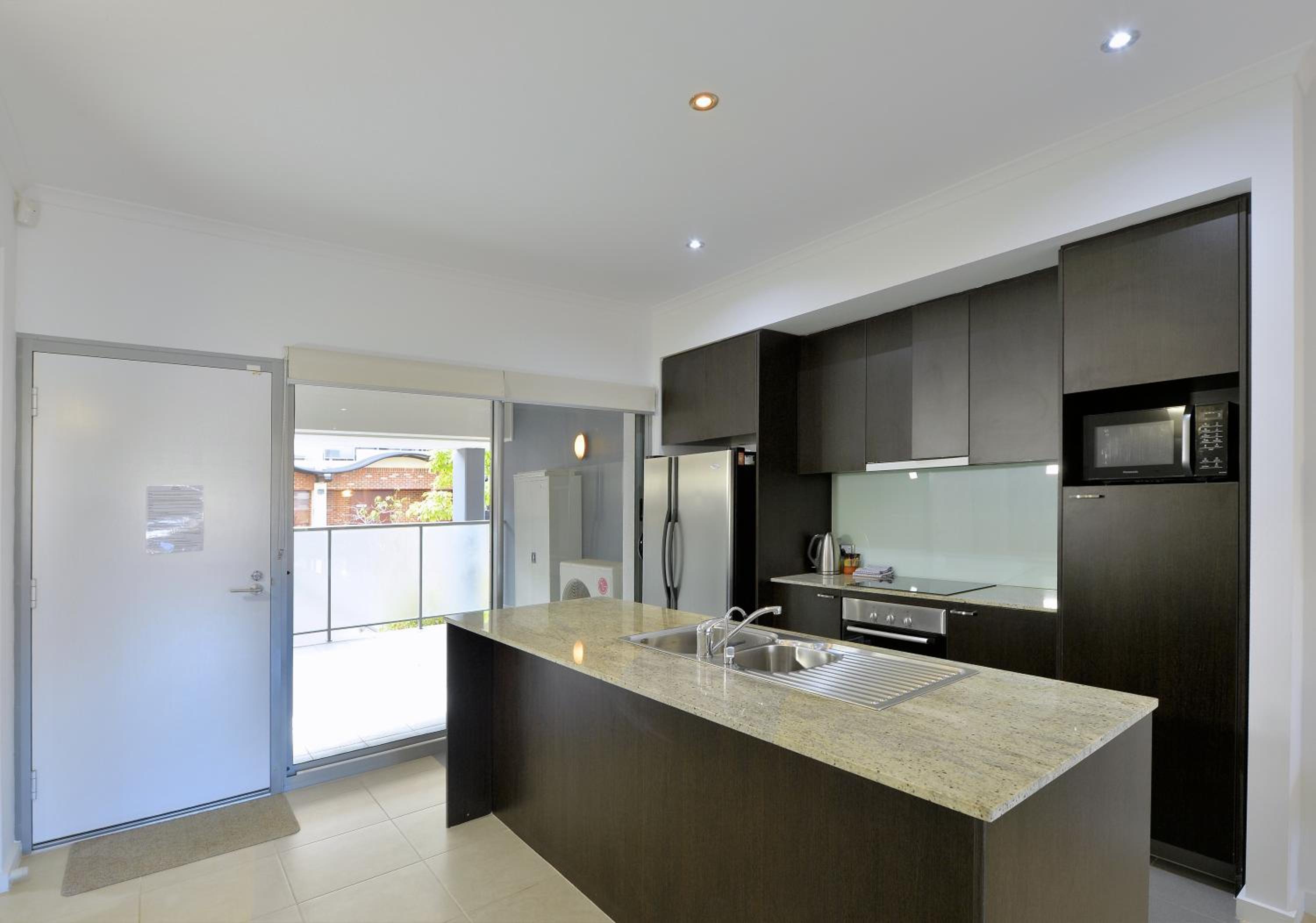 Three-Bedroom House photo 3
