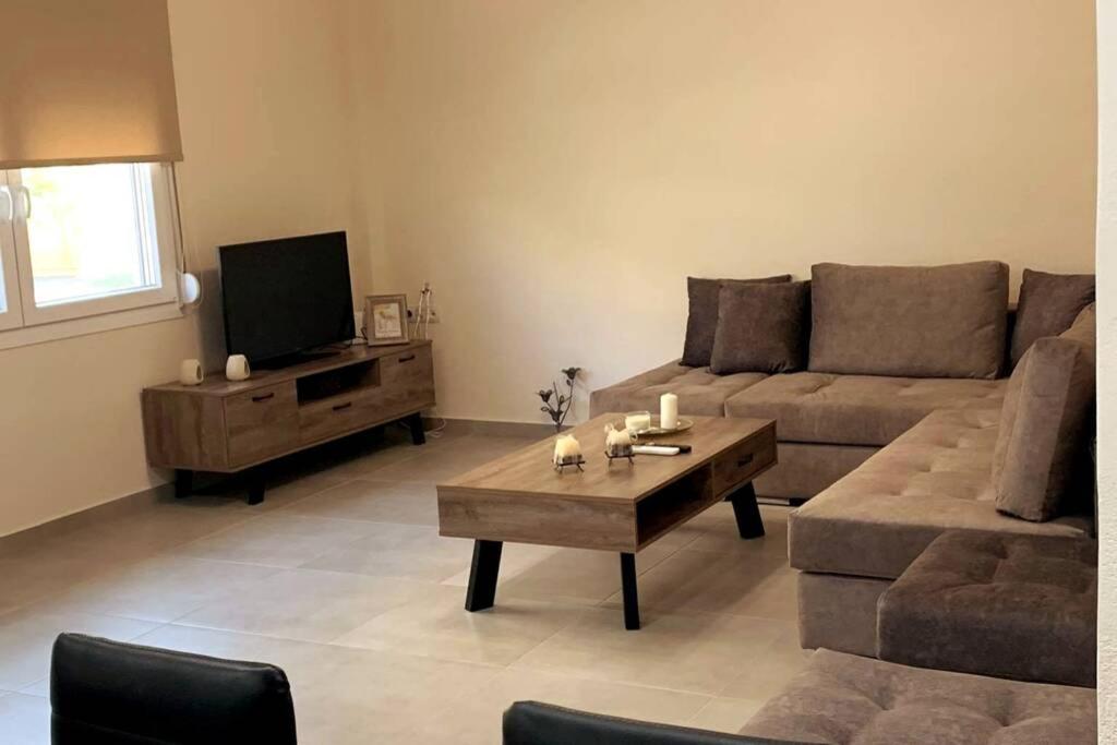Two-Bedroom Apartment - Photo 21