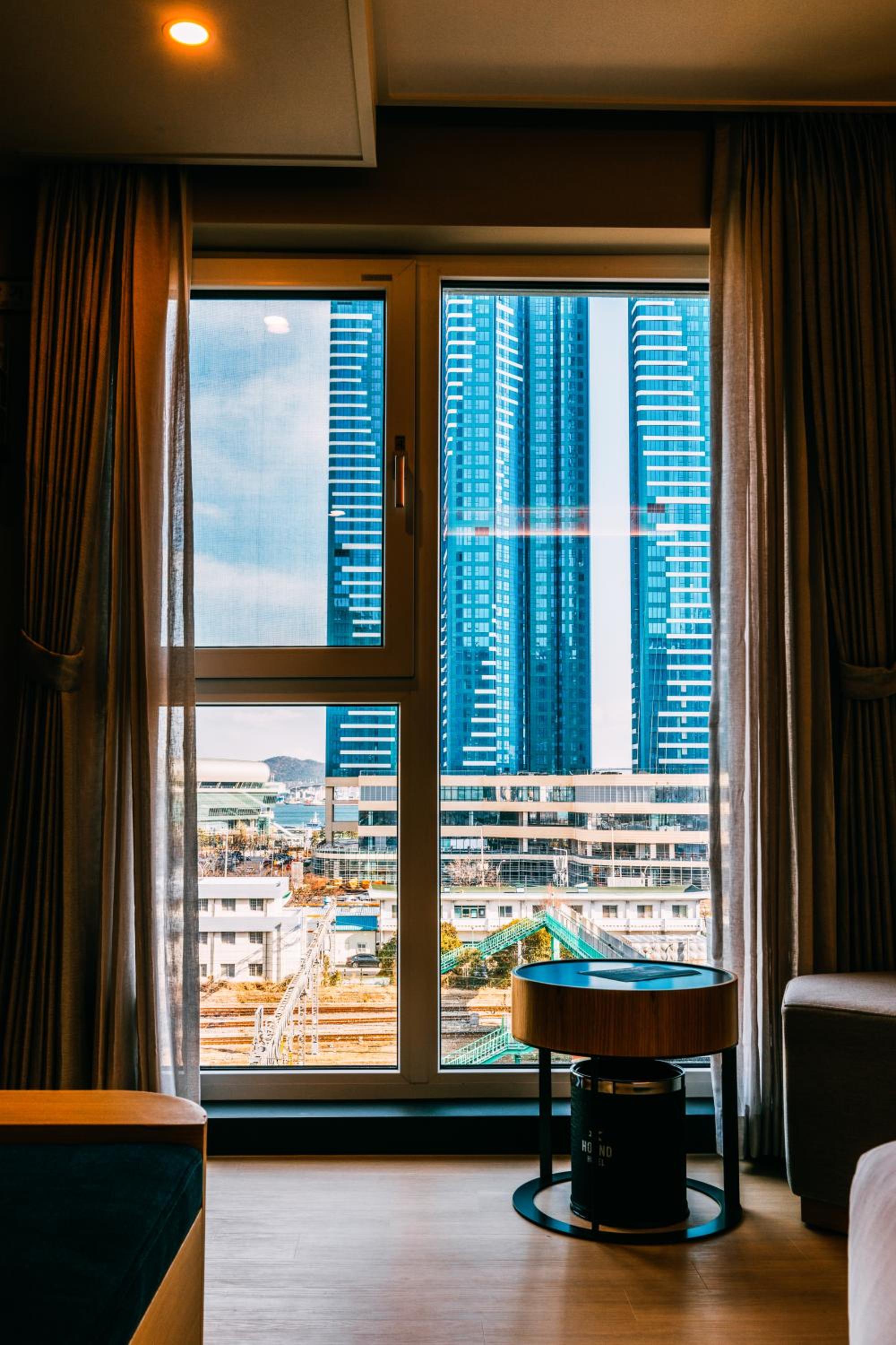 Standard Double Room with Free access to Rooftop pool - Photo 4