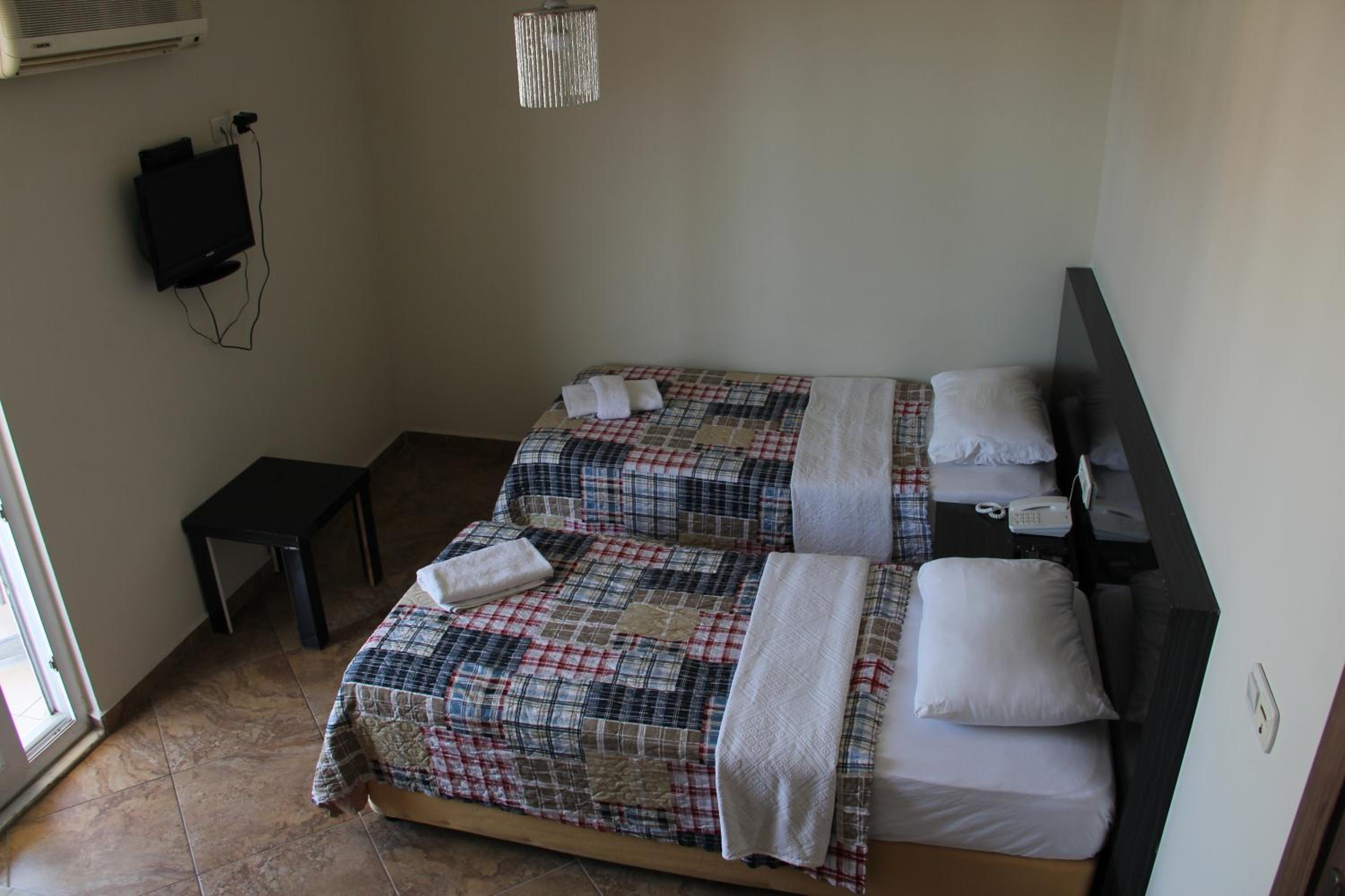Double or Twin Room with Balcony - Photo 20