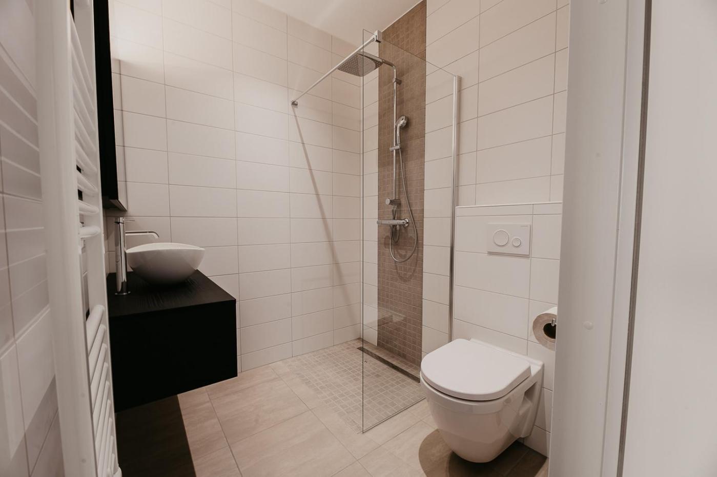 One-Bedroom Apartment - Photo 6