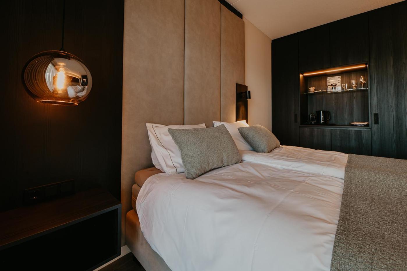 One-Bedroom Apartment - Photo 9