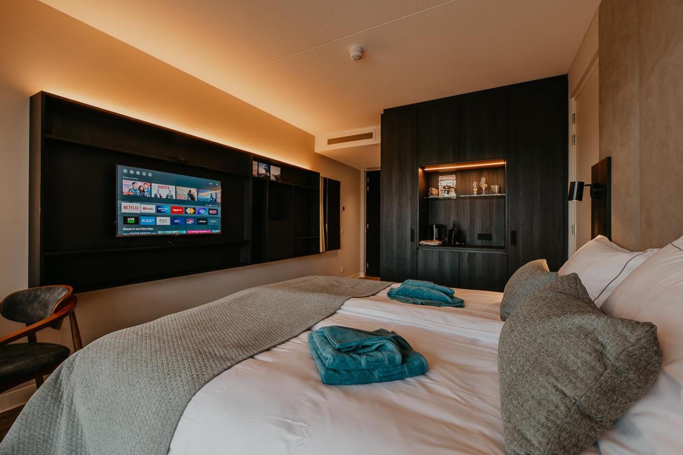 One-Bedroom Apartment - Photo 11