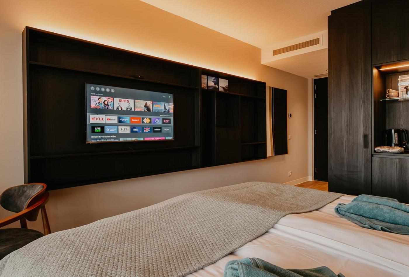 One-Bedroom Apartment - Photo 16