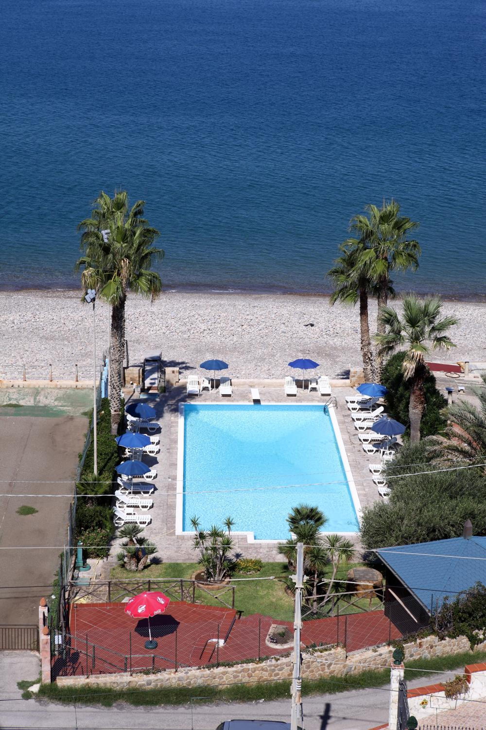 Double Room with Sea View - Photo 10