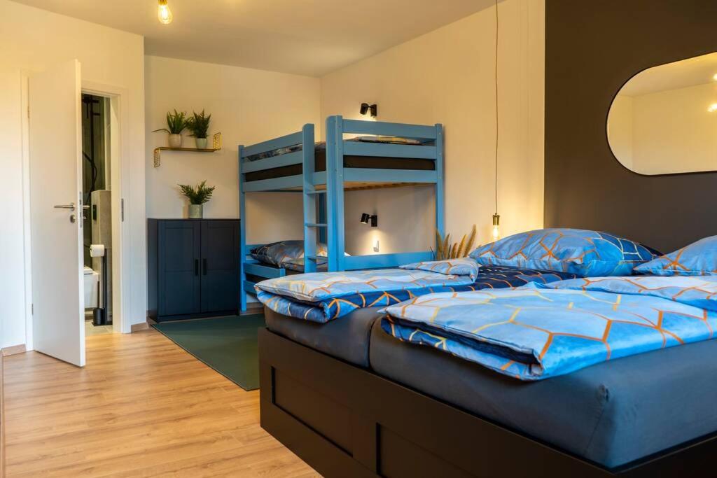 Apartment - Split Level - Photo 1