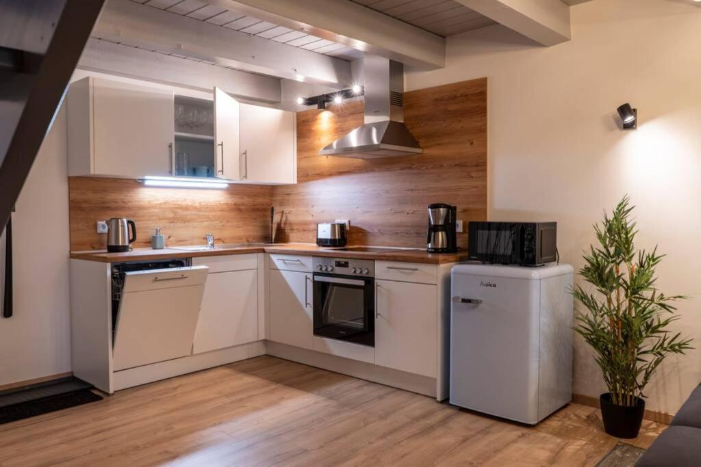 Apartment - Split Level - Photo 4