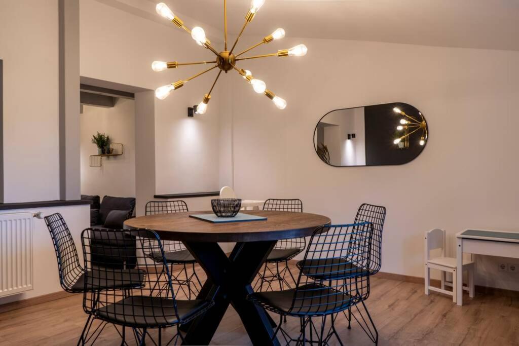Apartment - Split Level - Photo 5