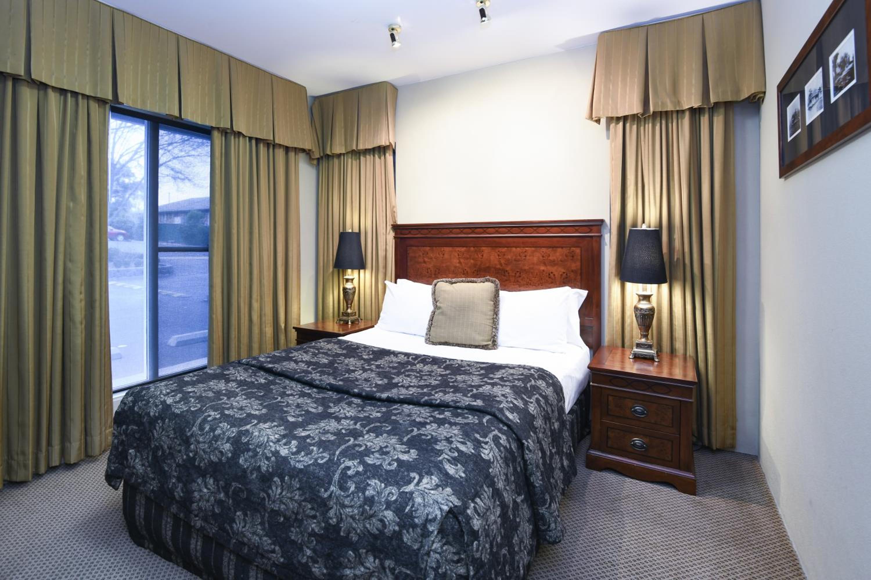 Two-Bedroom Suite - Photo 6