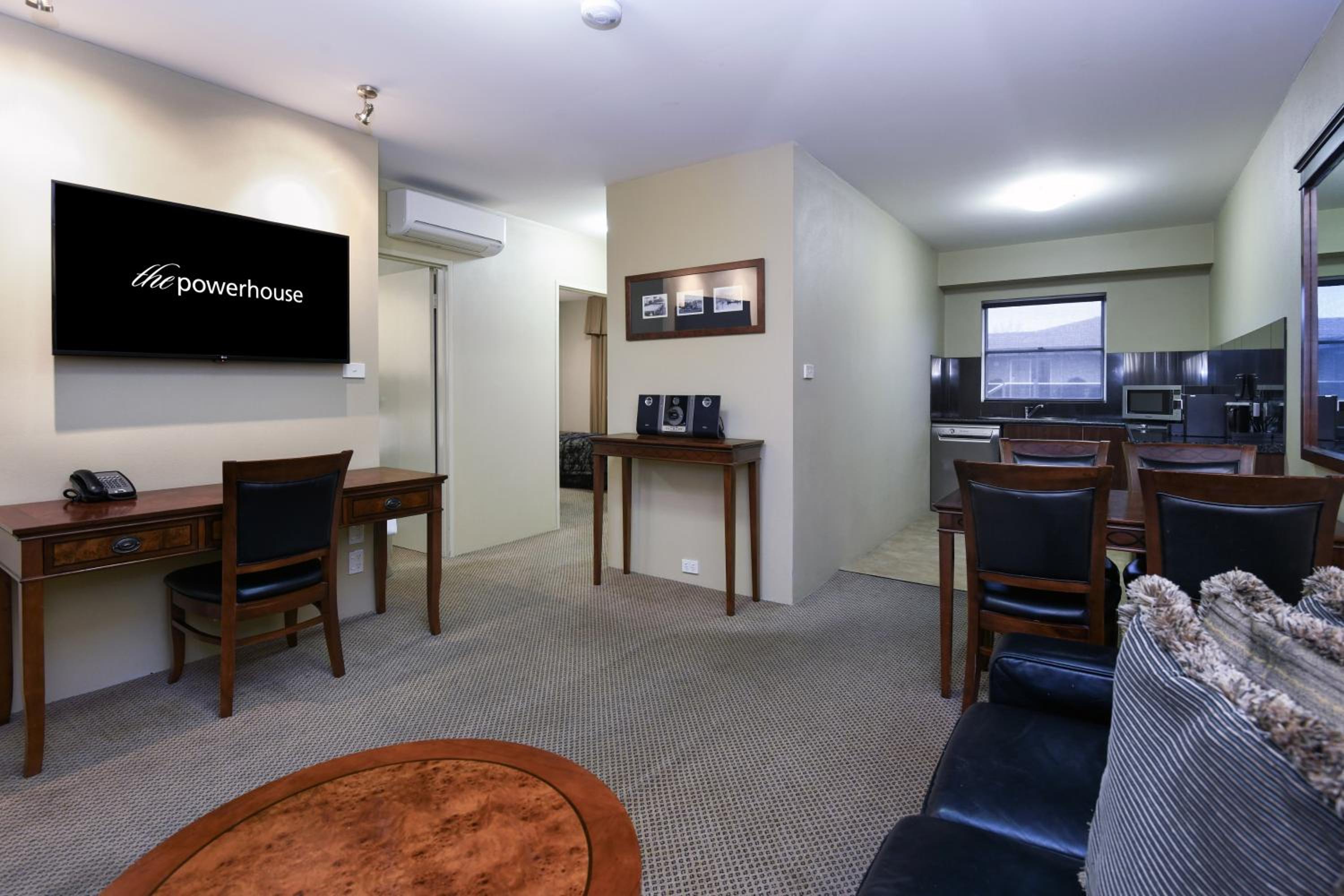 Two-Bedroom Suite - Photo 5