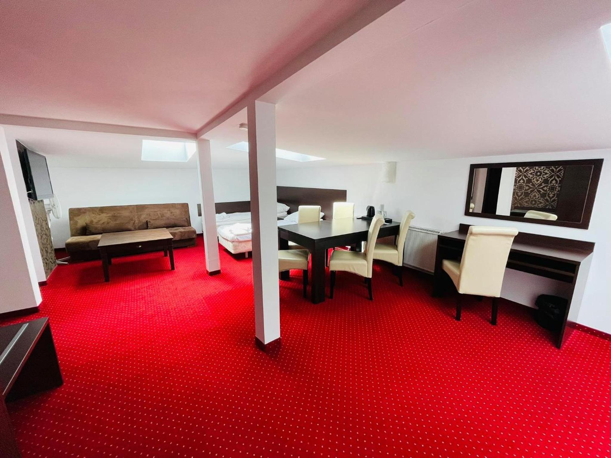 Economy Triple Room - Photo 6