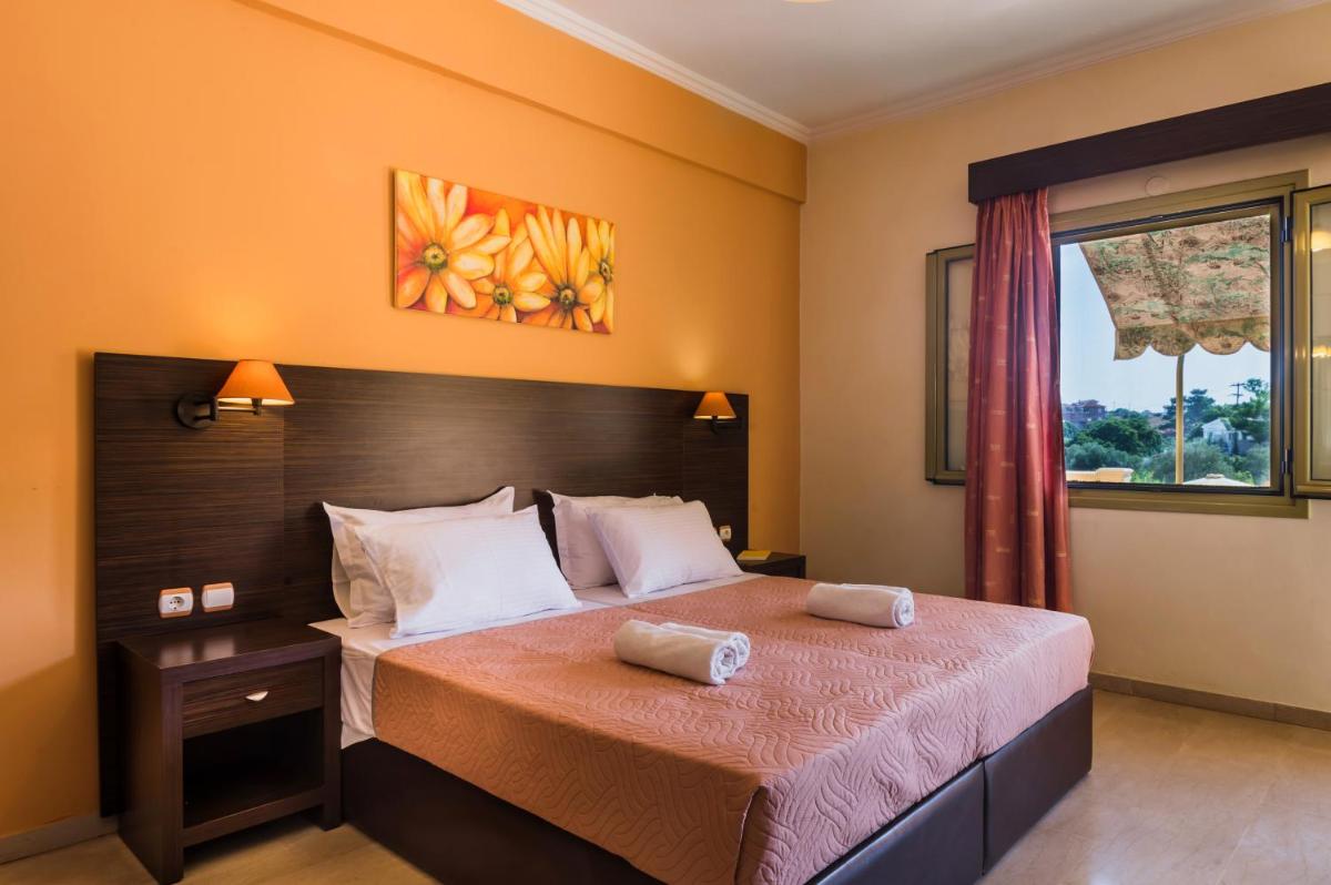 Twin Room with Pool View