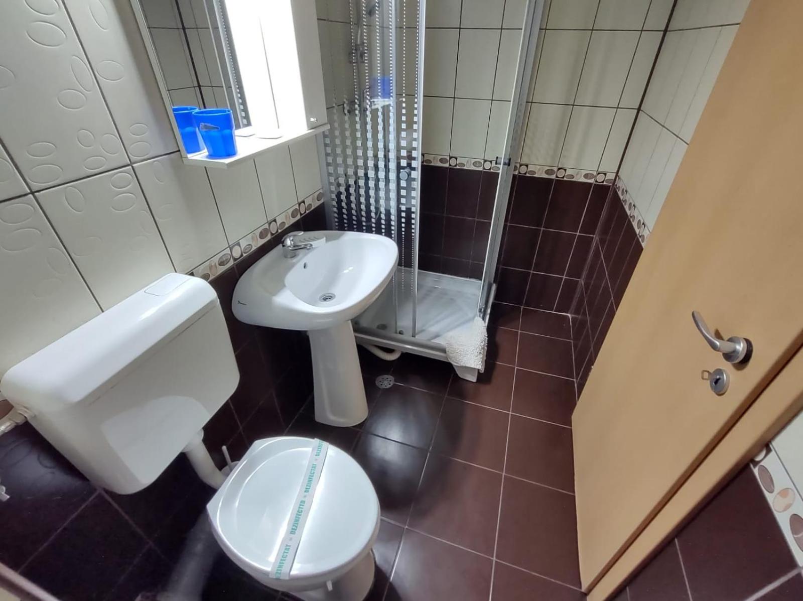 Standard Twin Room - Photo 11