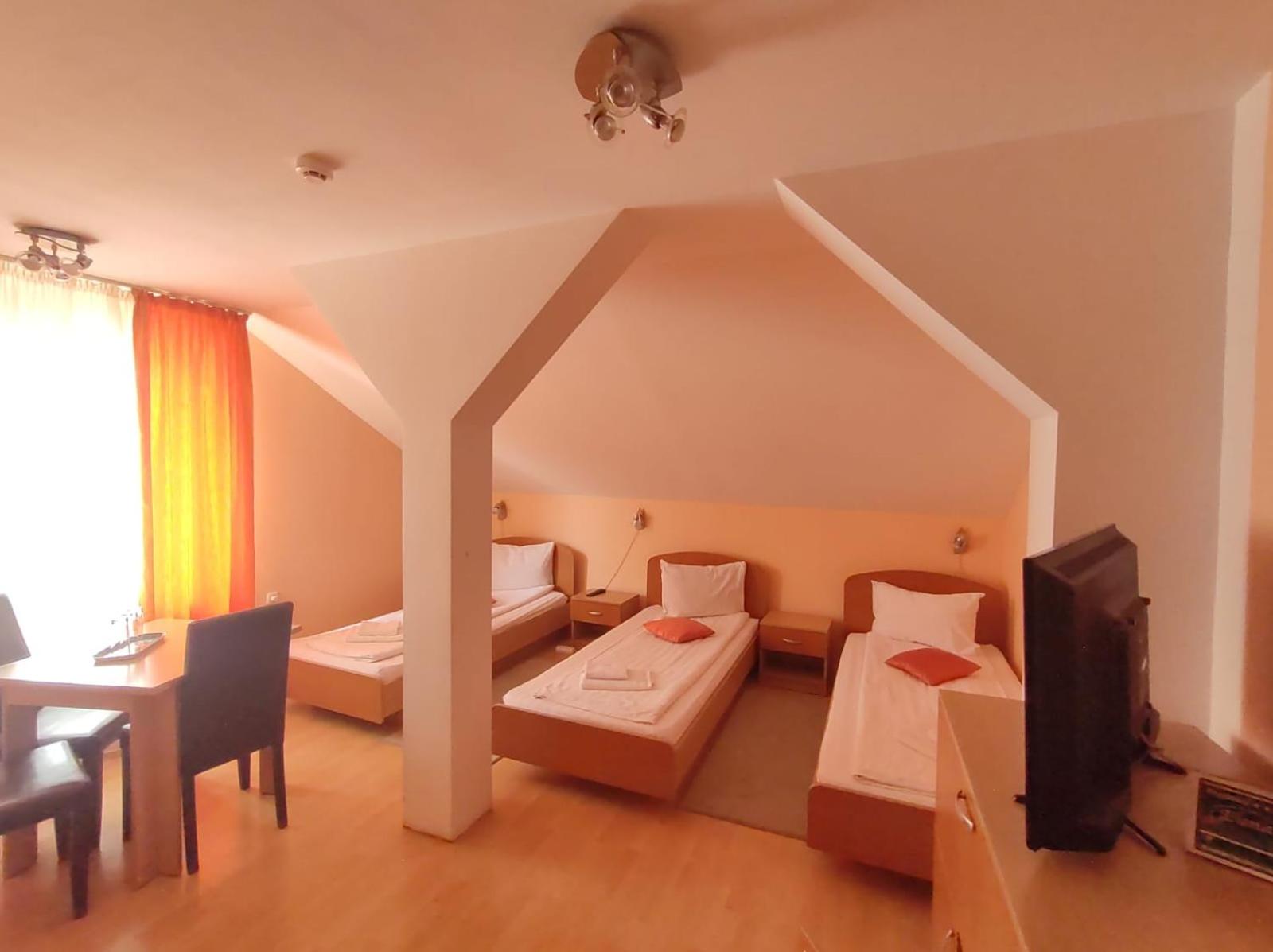 Comfort Triple Room - Photo 2