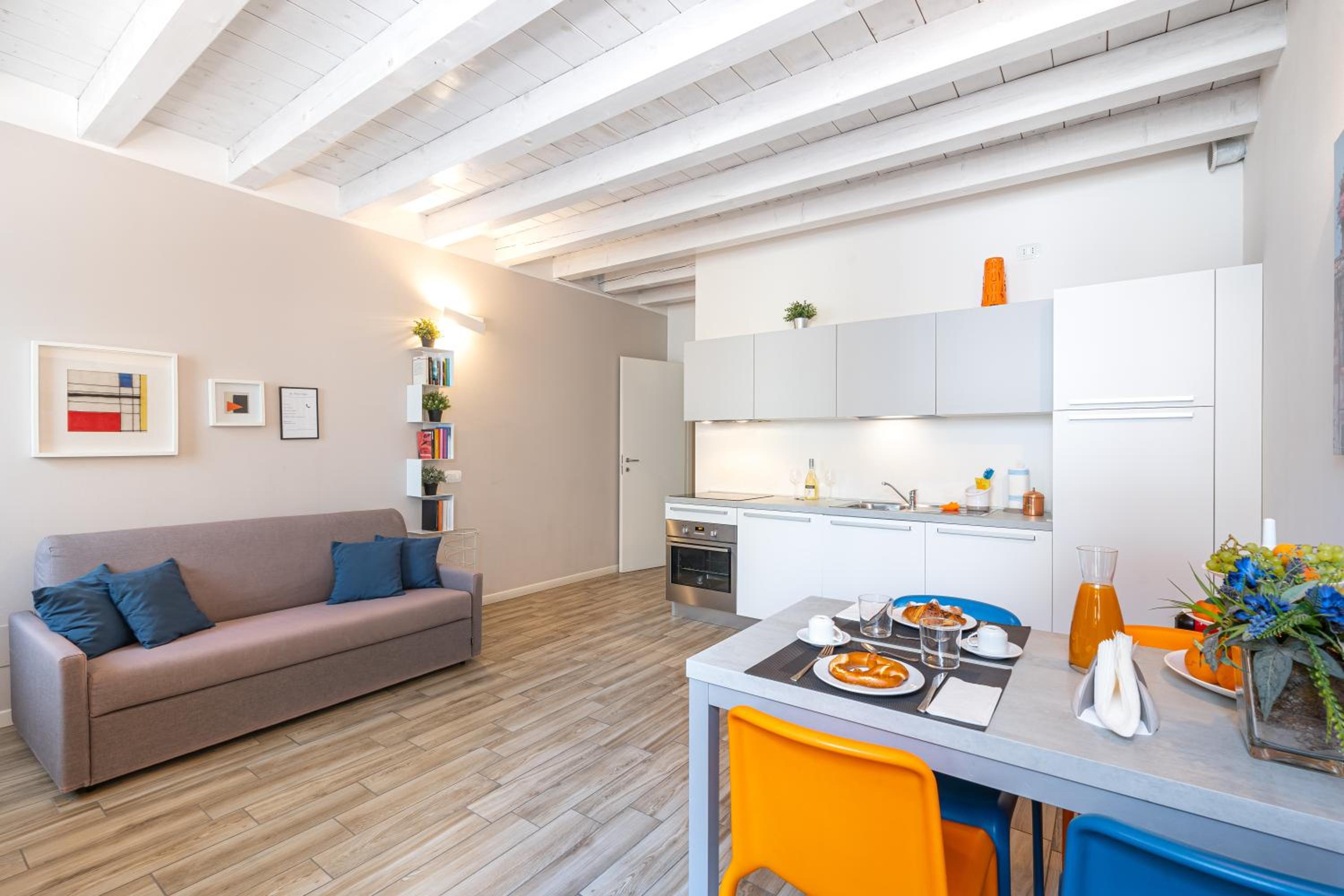 One-Bedroom Apartment - Photo 12