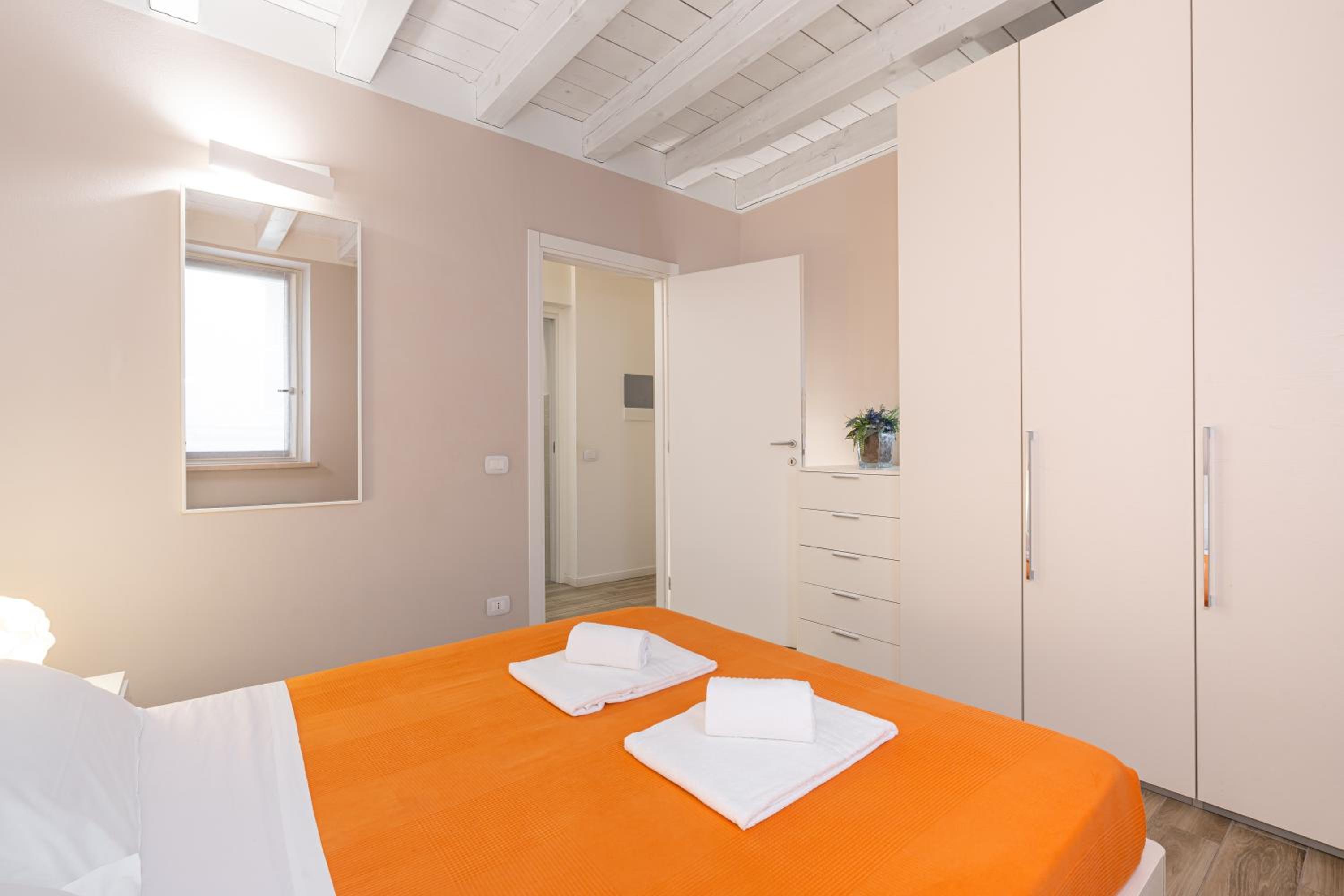 One-Bedroom Apartment - Photo 4