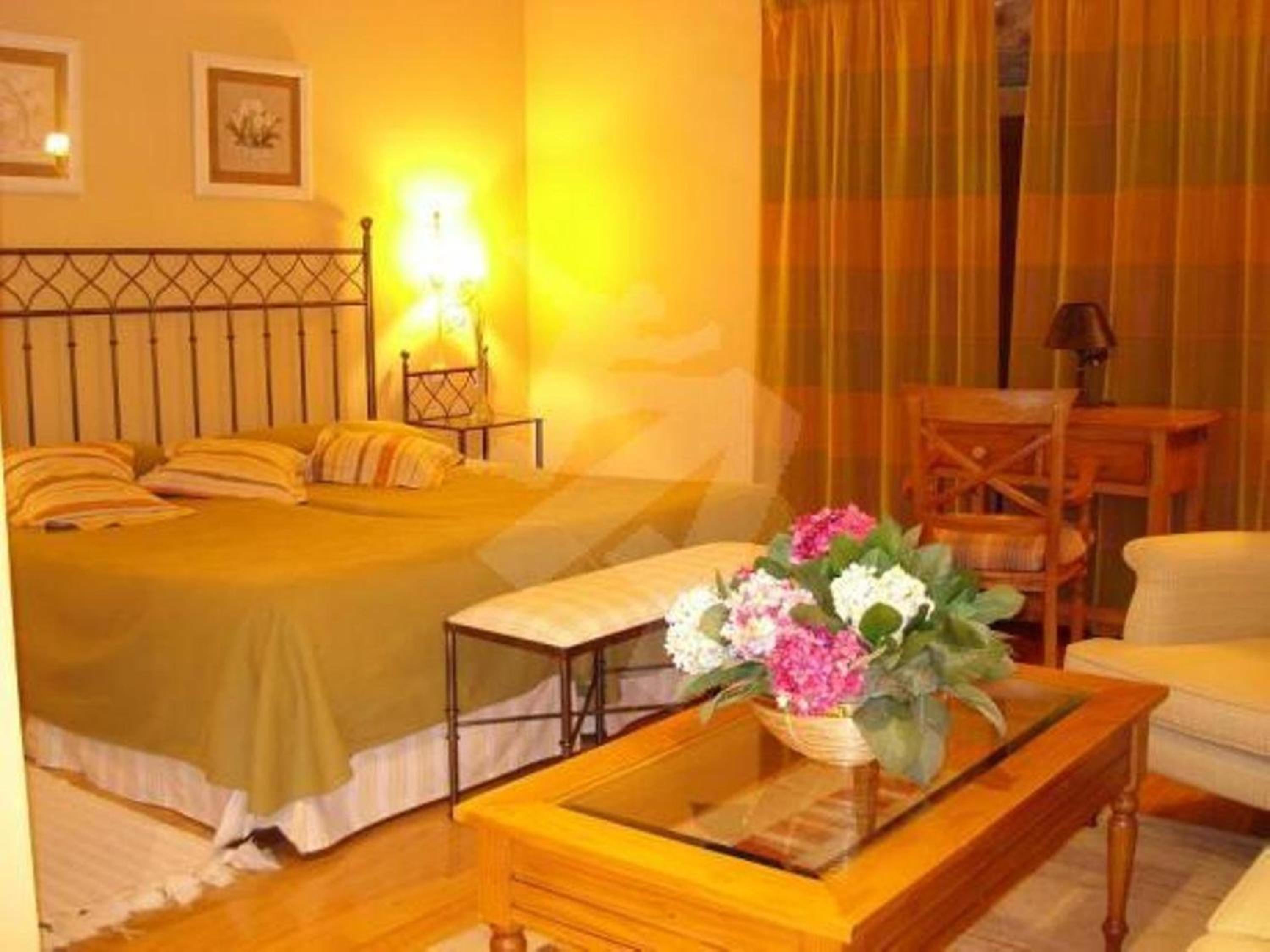 Double or Twin Room - Photo 2