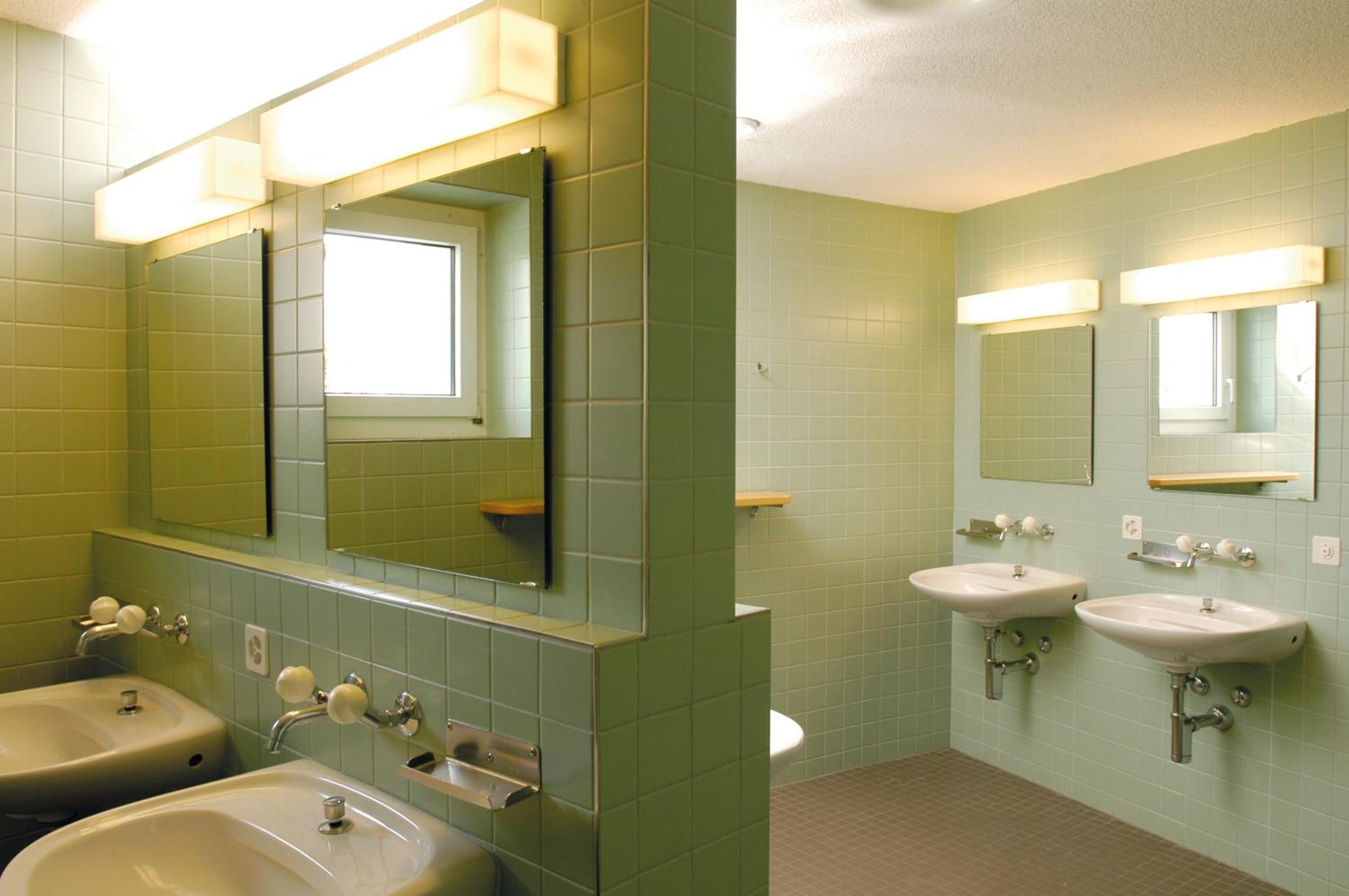 Twin Room with Shared Bathroom photo 2