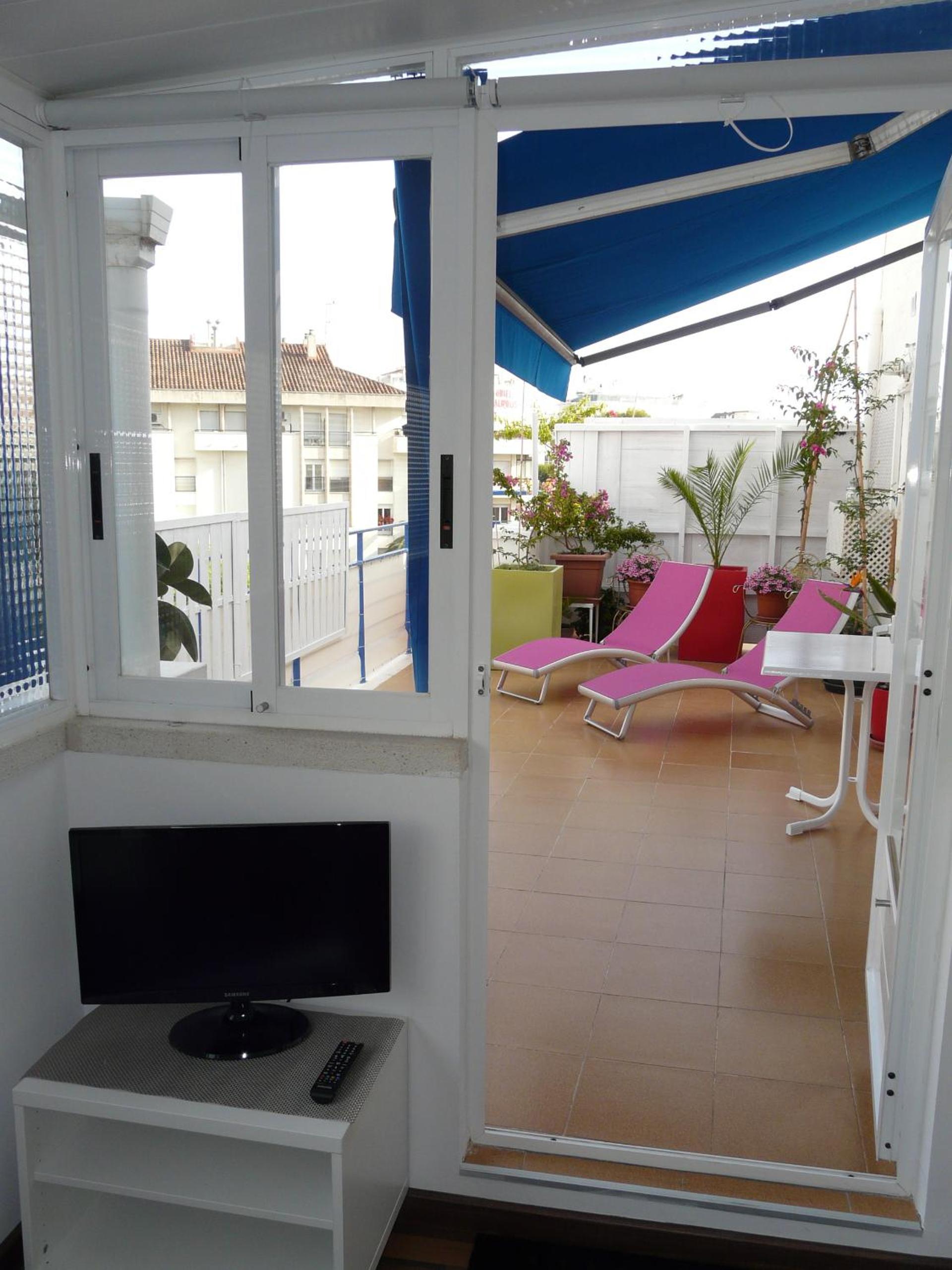 One-Bedroom Apartment with Terrace photo 2