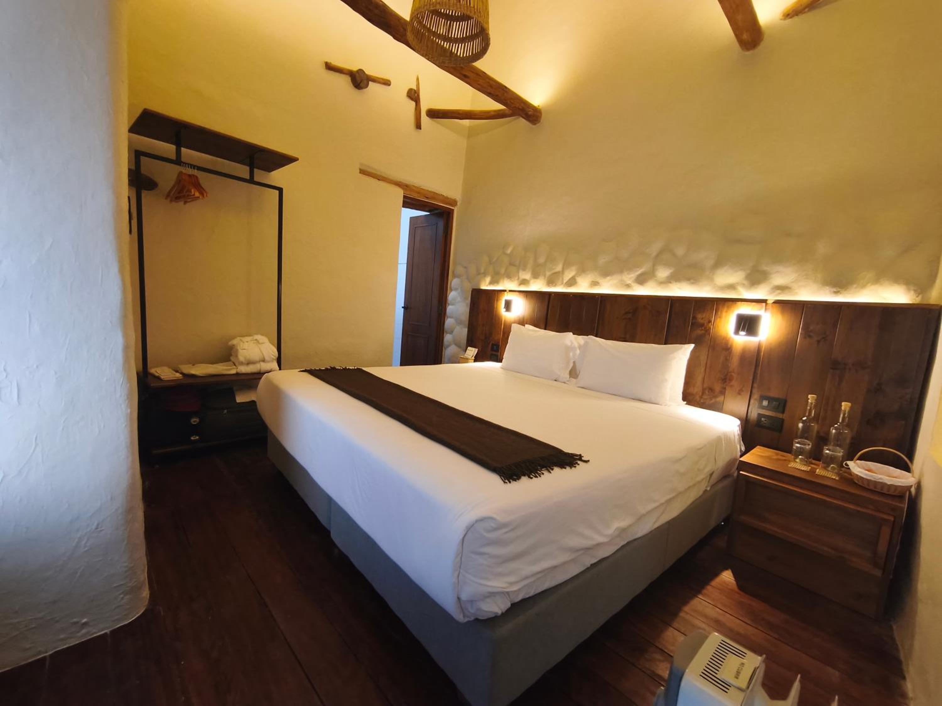Queen Room photo 1