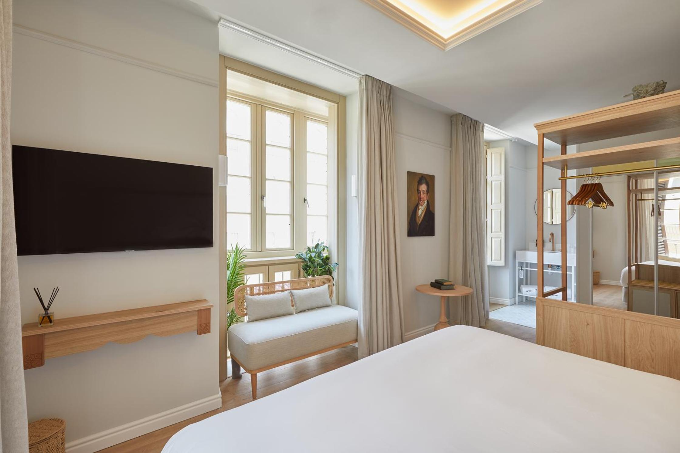 Deluxe Double Room - Photo 1