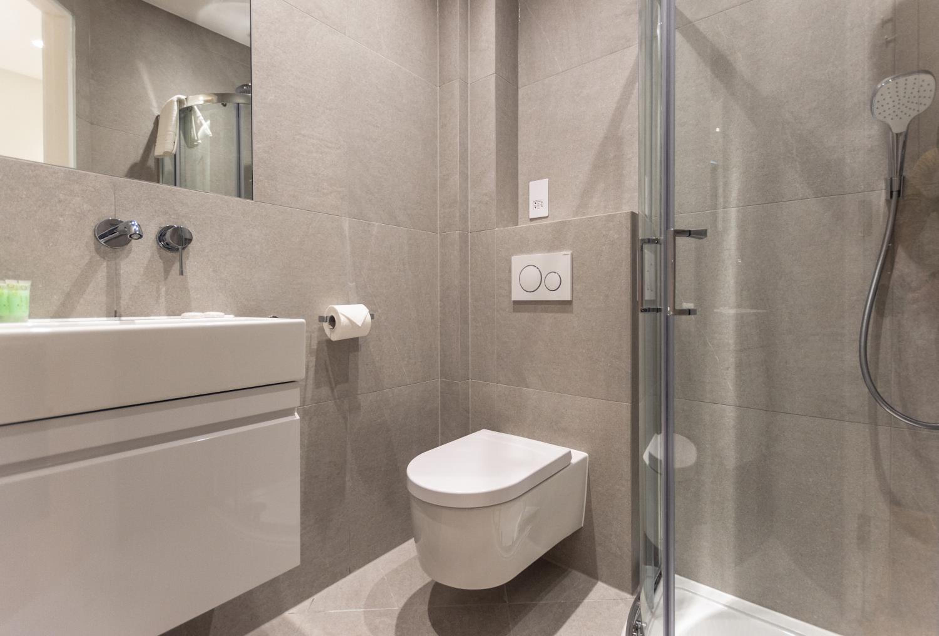 Budget Double Room photo 3