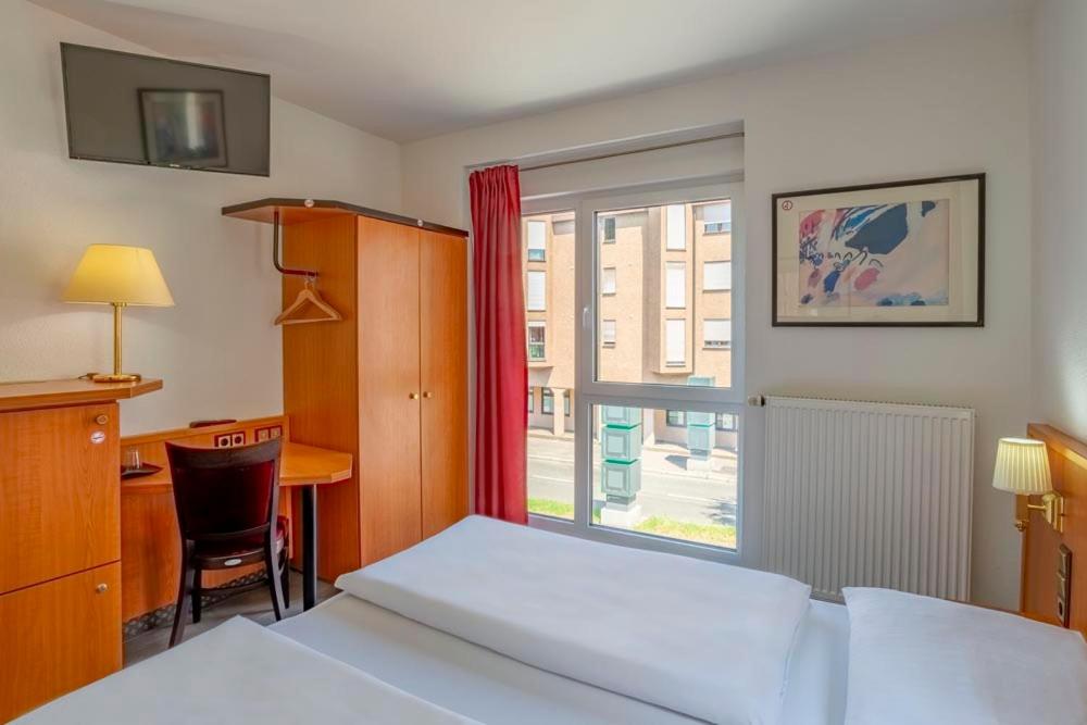 Classic Double Room - Photo 13
