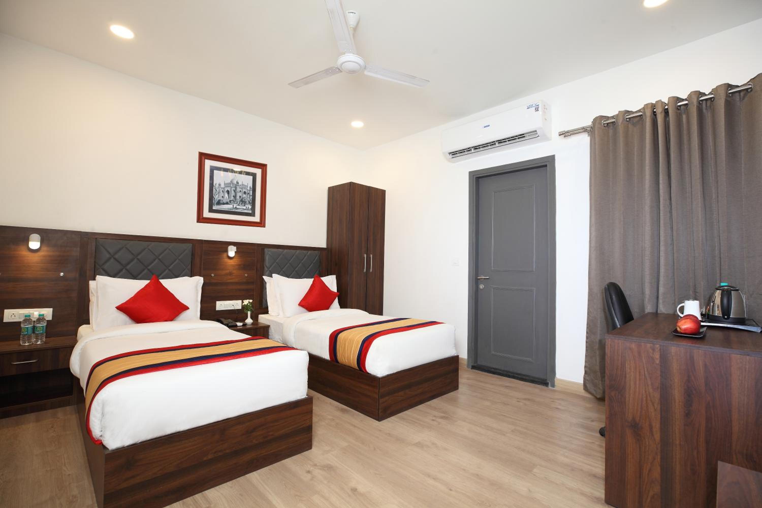 Deluxe Double Room - Photo 1
