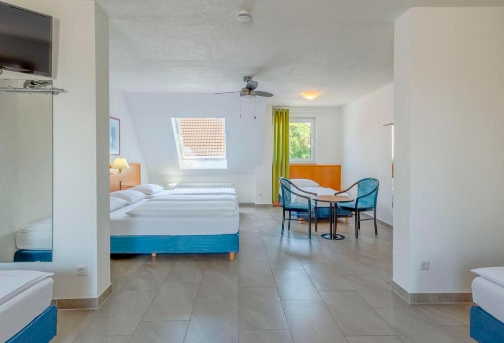 Family Room with Private Bathroom photo 1