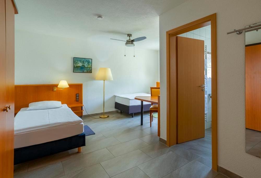 Twin Room with Private Bathroom photo 1