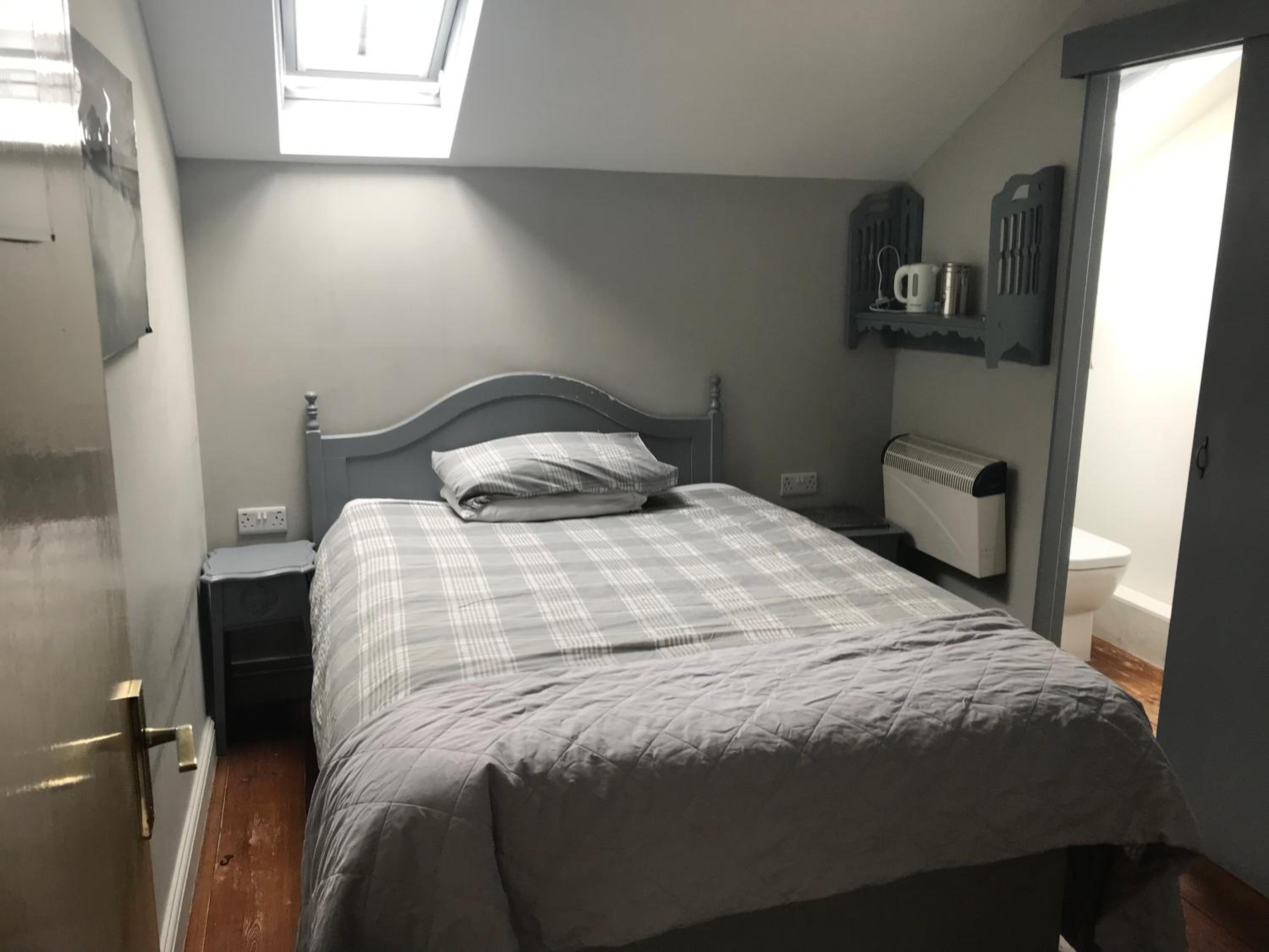 Budget Double Room photo 1