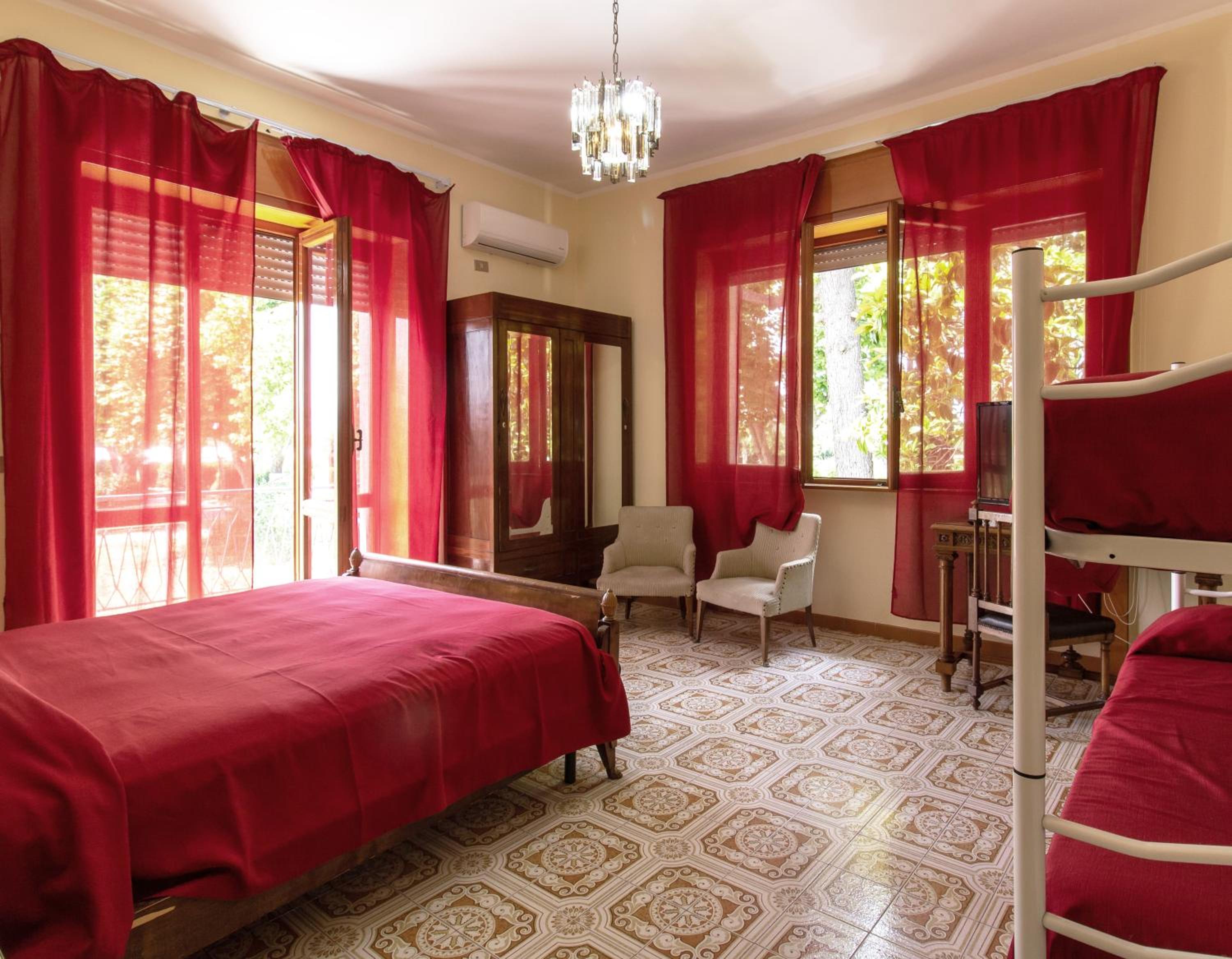Quadruple Room with Balcony photo 3