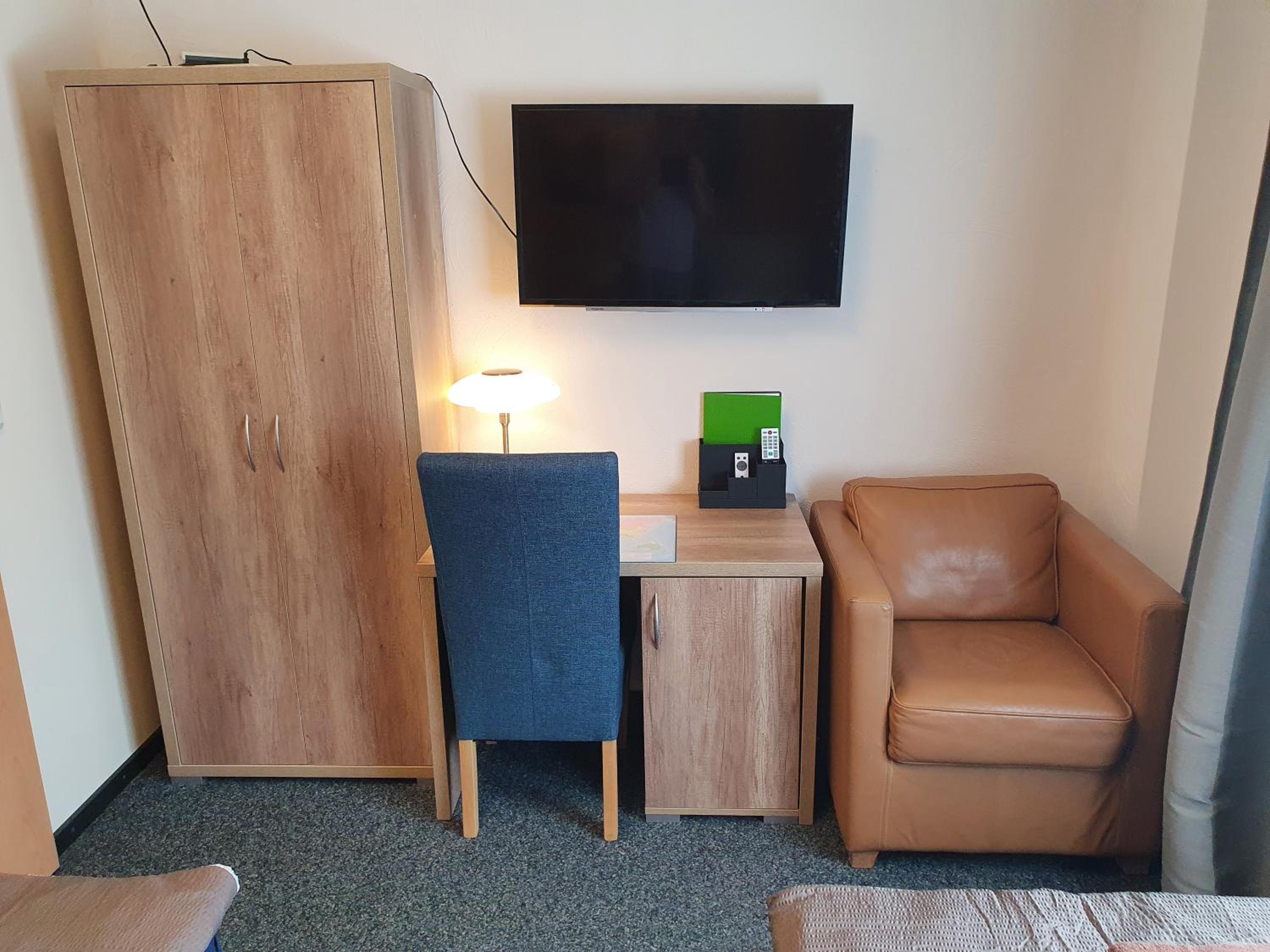 One-Bedroom Apartment photo 1