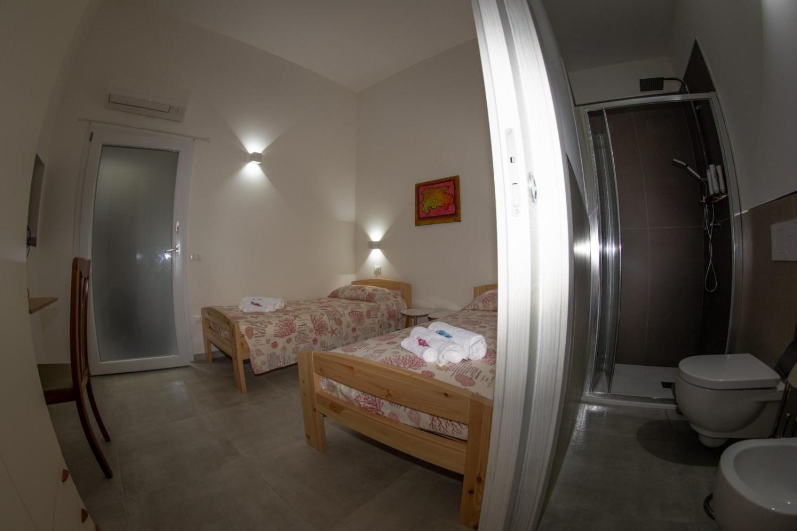 Double or Twin Room - Photo 4