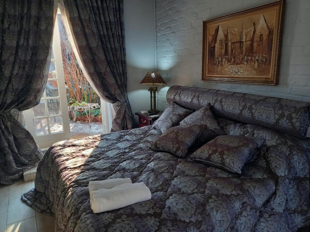 King Room with Garden View - Photo 7