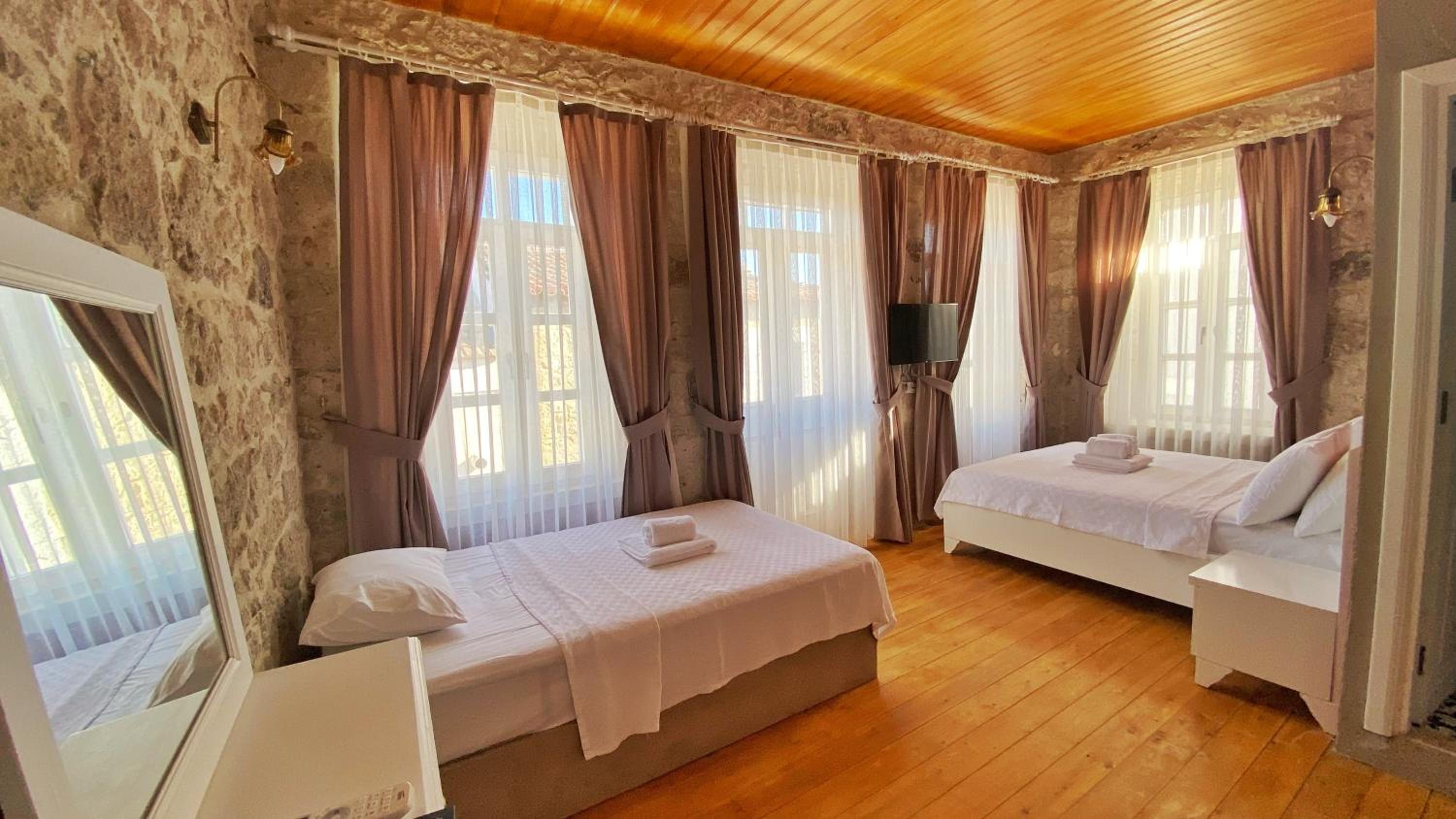  Superior Triple Room - Photo 2