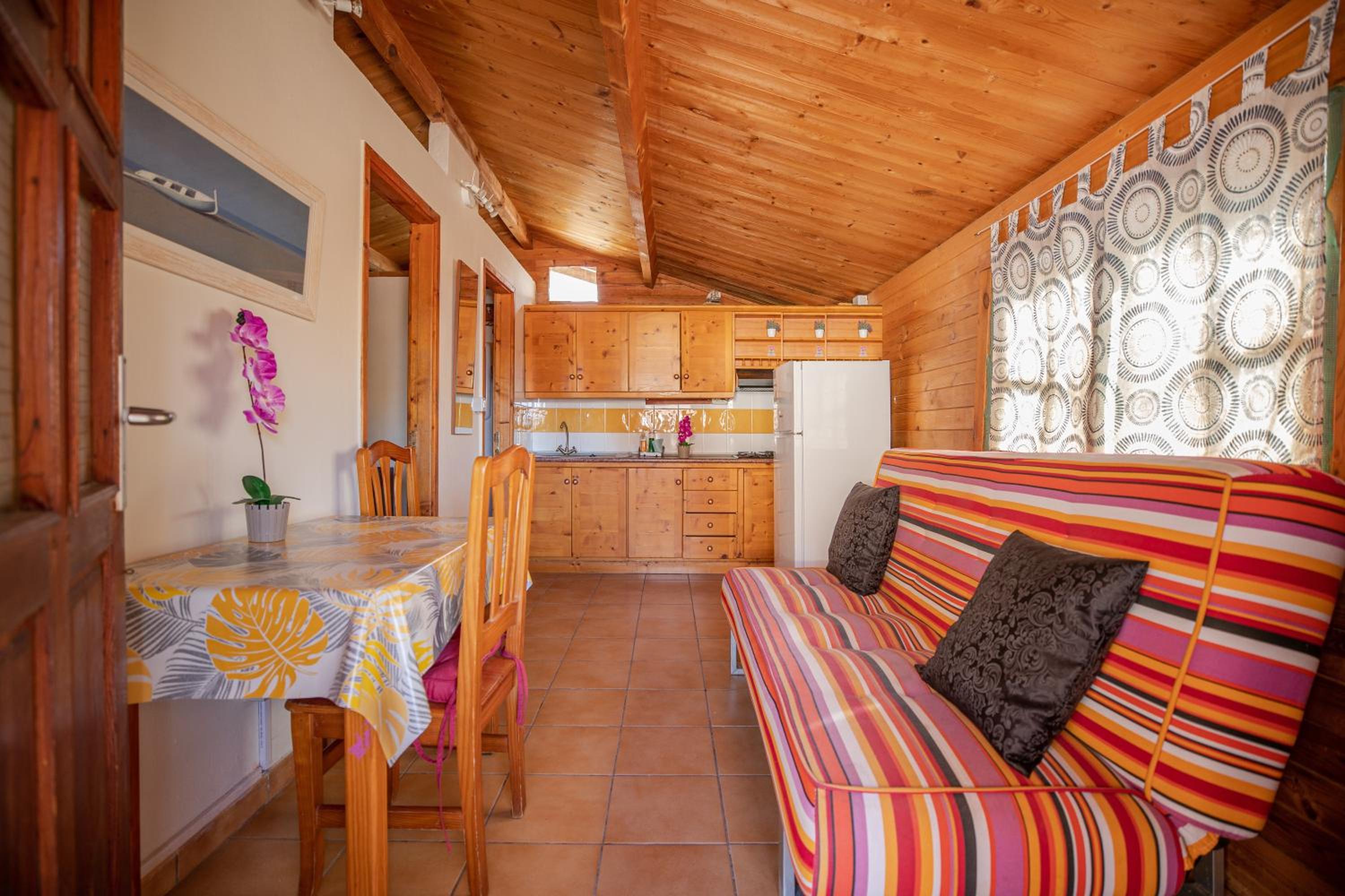 Cottage with Sea View - Photo 2
