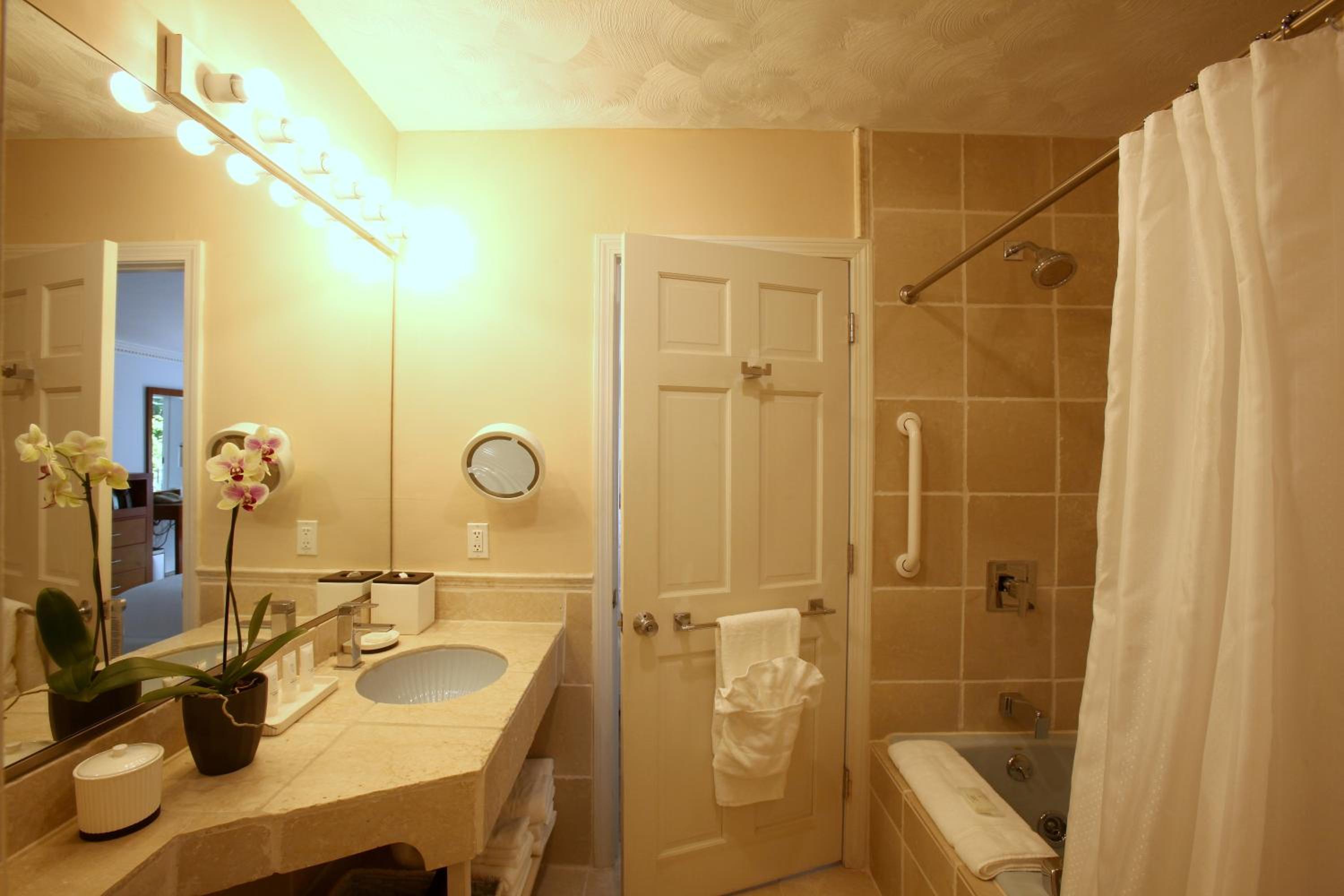 Extra Deluxe King Room photo 2