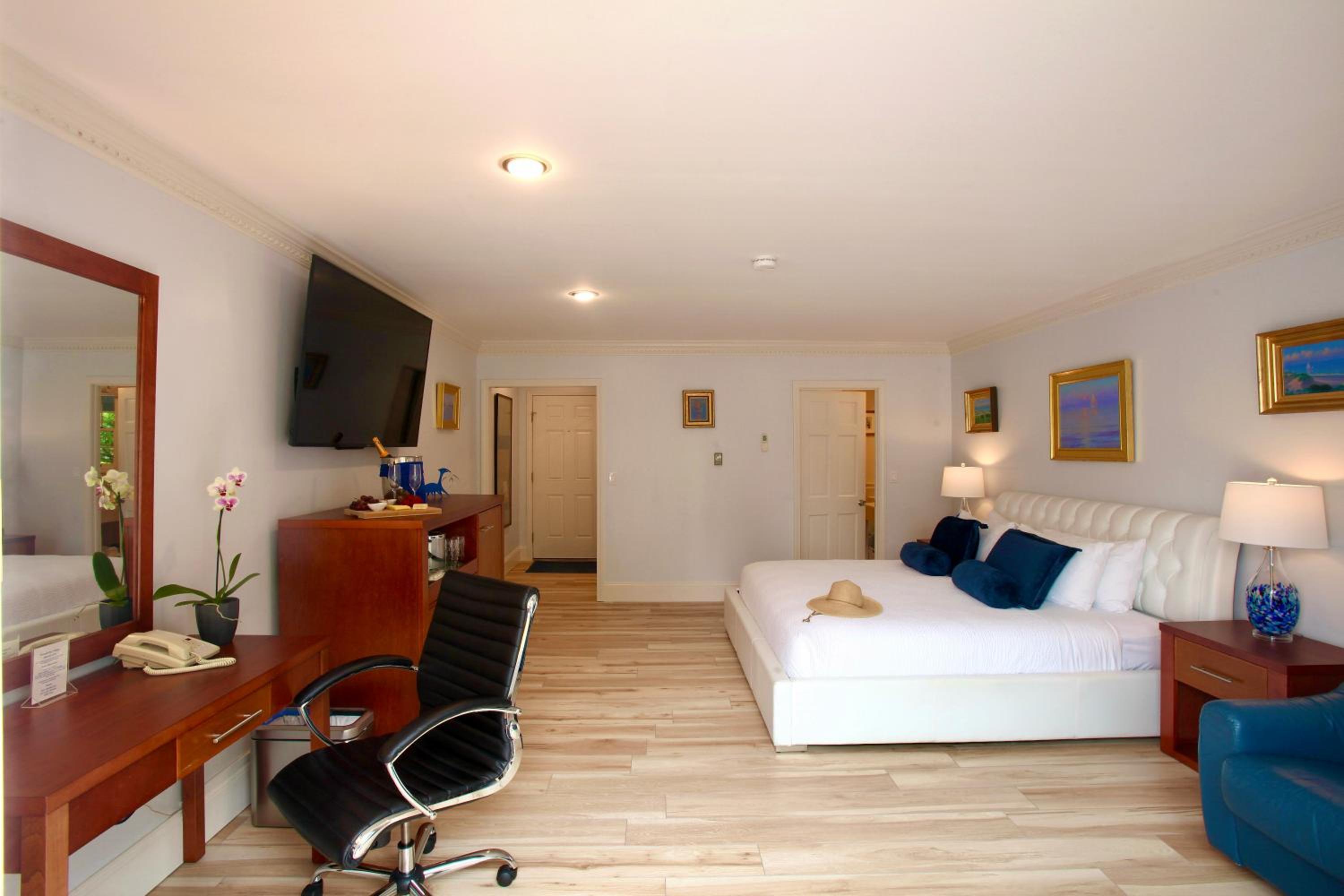 Extra Deluxe King Room photo 3