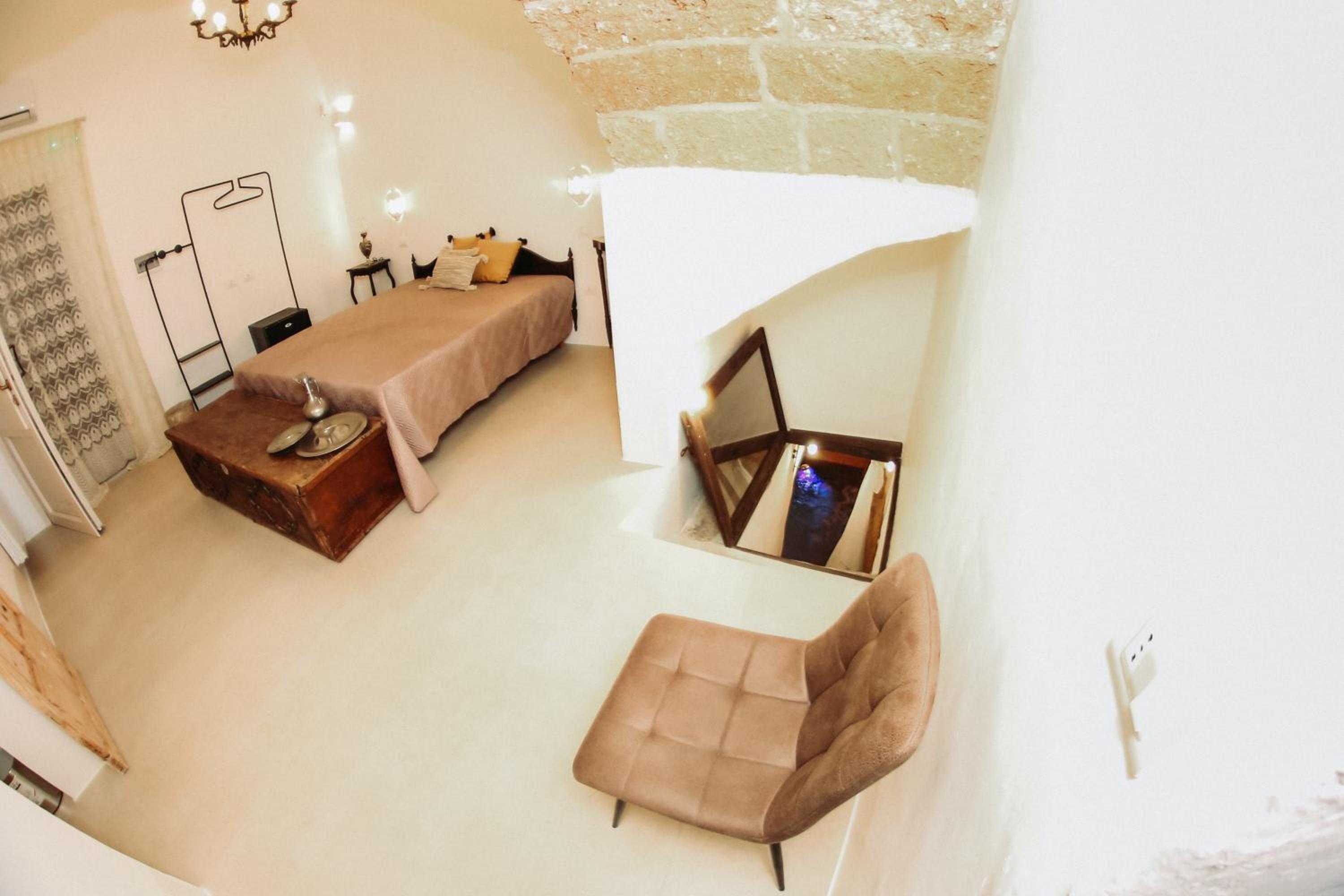 Queen Suite with Pool View photo 1