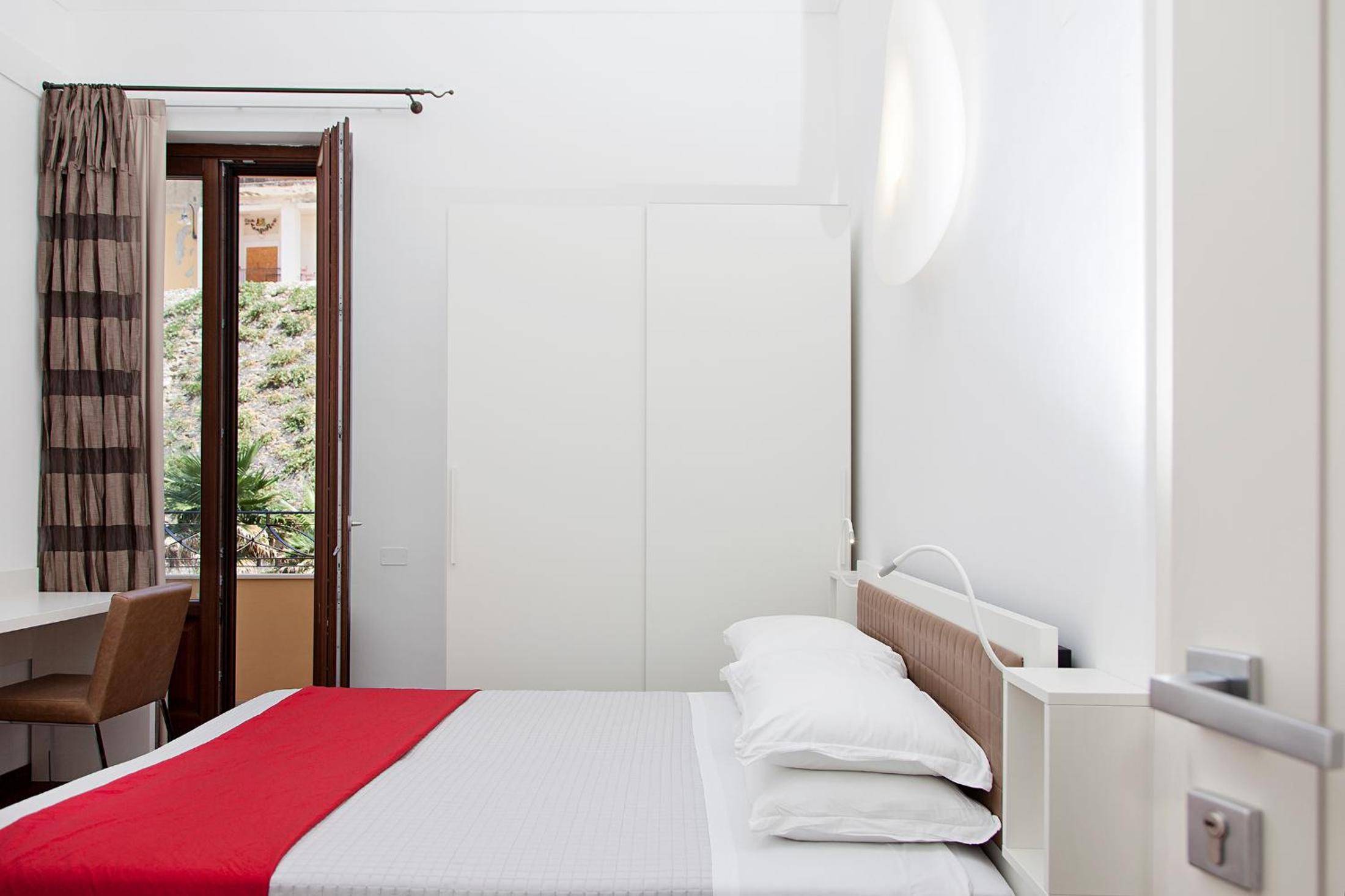 Double Room - Photo 17