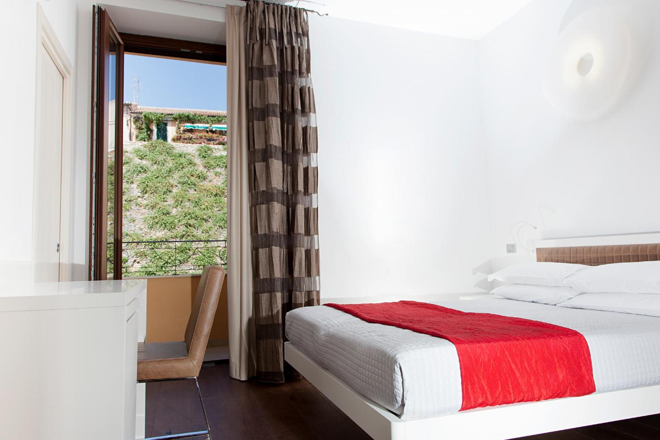 Double Room - Photo 9