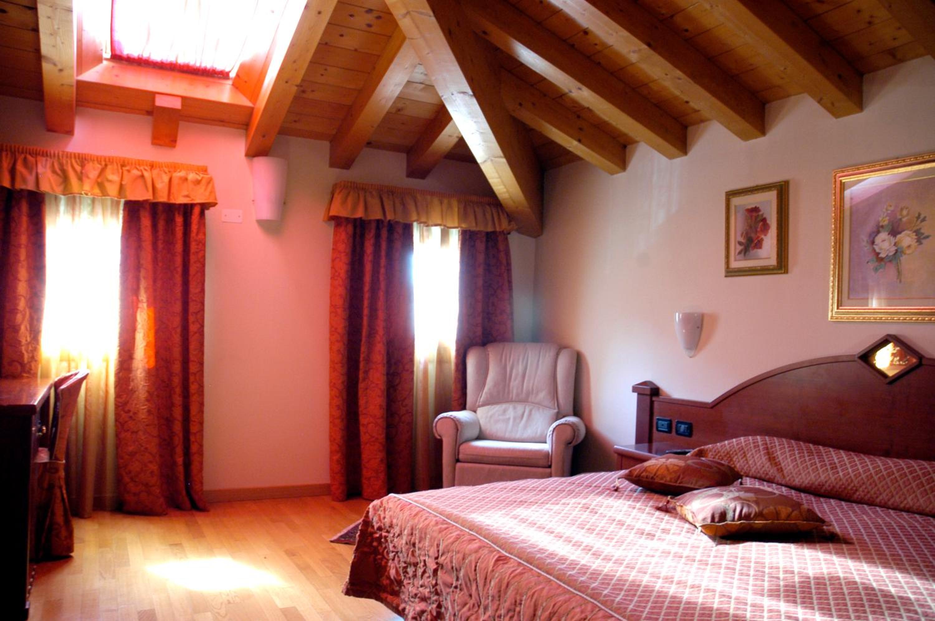 Double or Twin Room - Photo 5