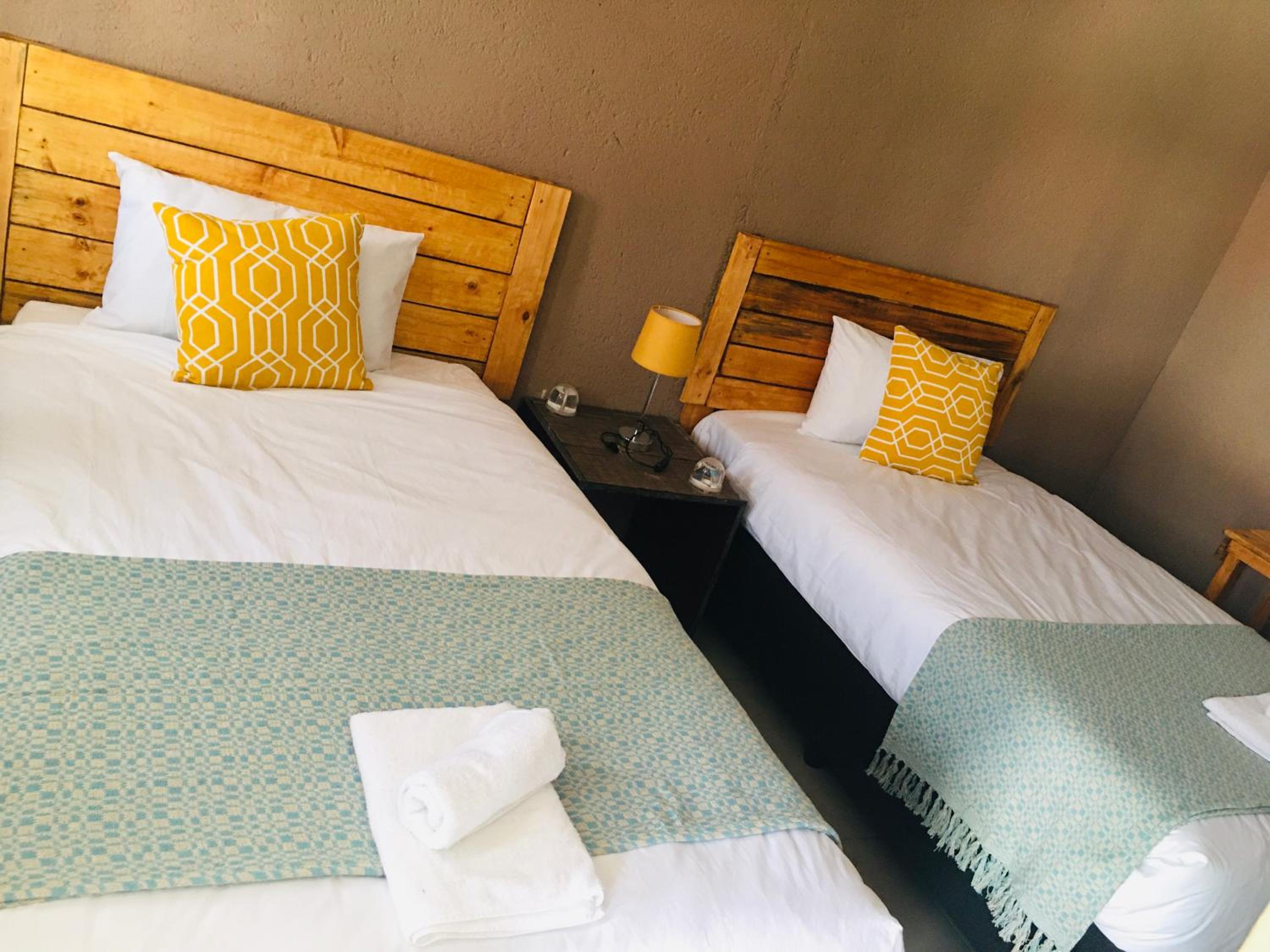 Double Room with Pool View - Photo 1